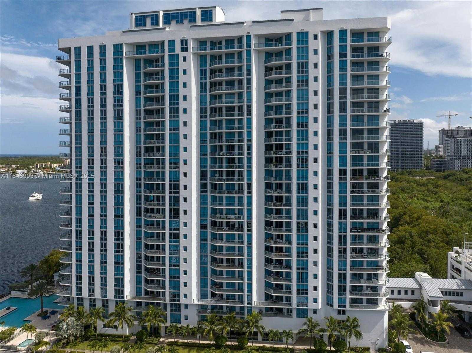 Small Image of 17111 BISCAYNE BLVD #207, North Miami Beach Number 54