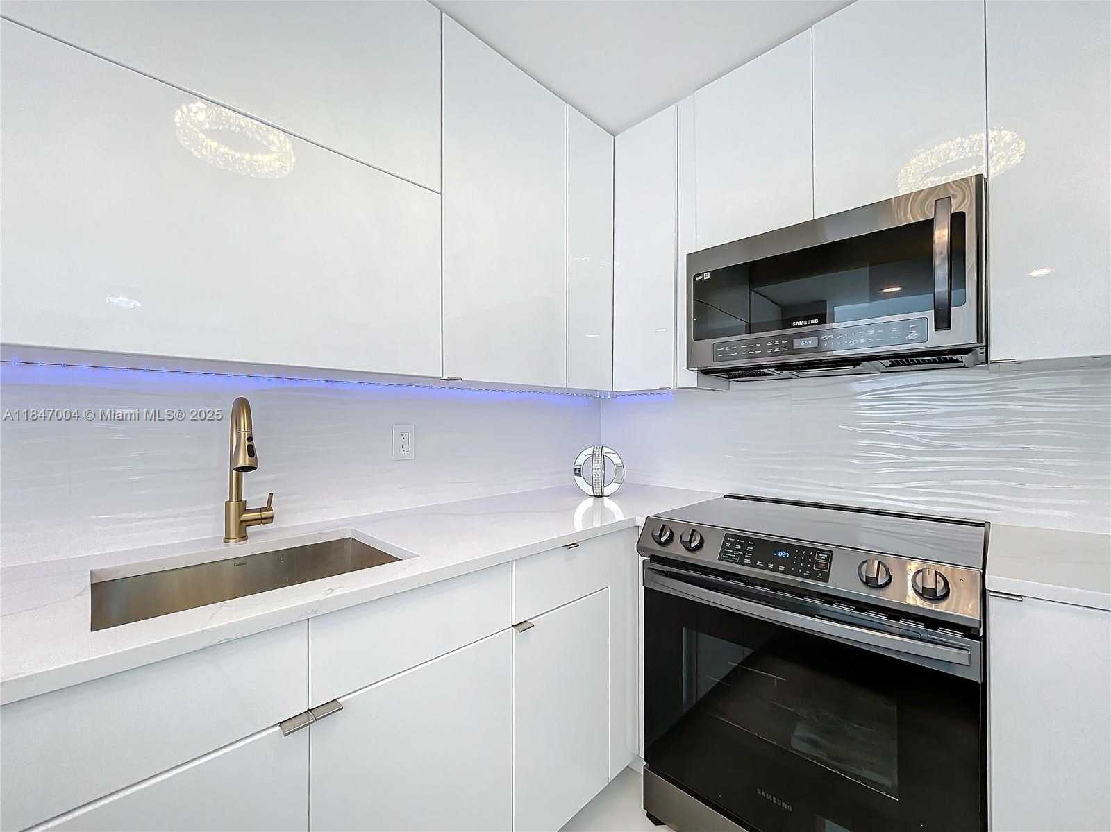 Small Image of 2017 SOUTH OCEAN DR #1206, Hallandale Beach Number 7