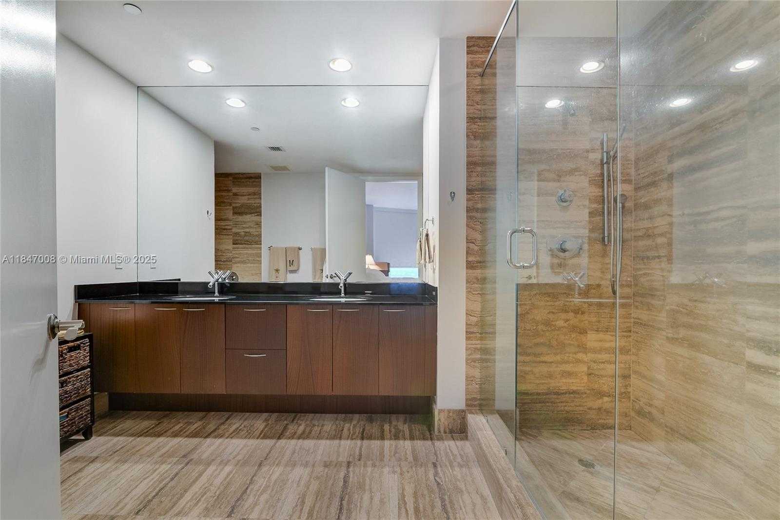 Small Image of 15901 COLLINS AVE #2805, Sunny Isles Beach Number 13