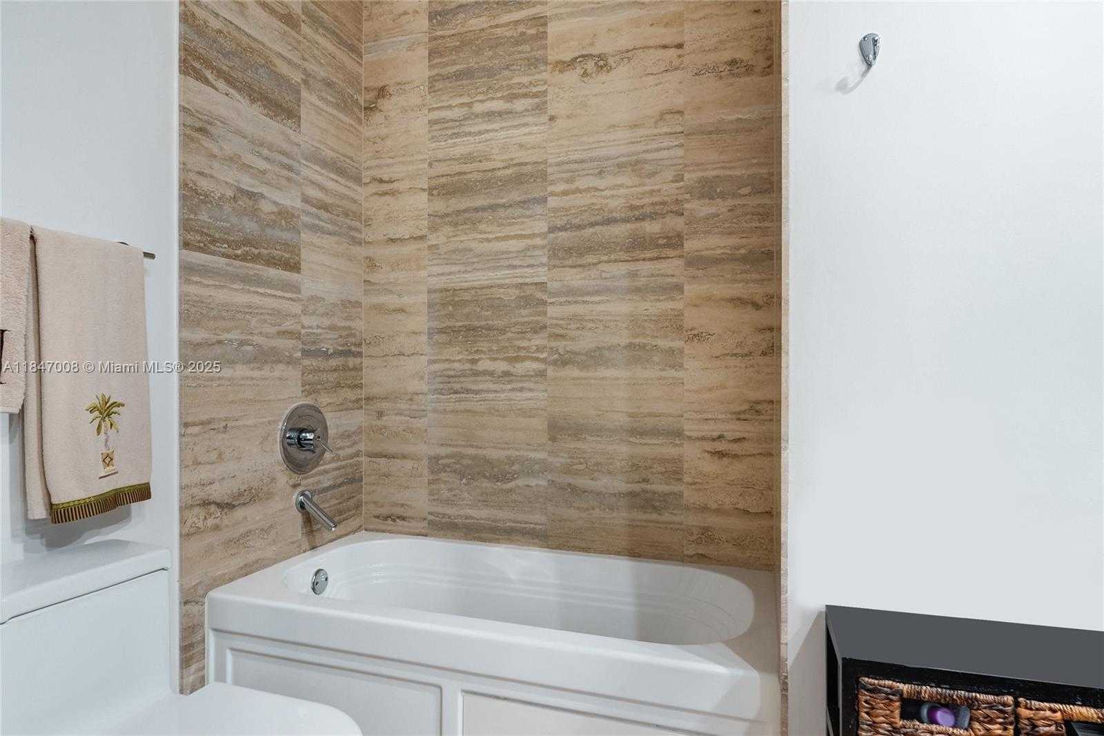 Small Image of 15901 COLLINS AVE #2805, Sunny Isles Beach Number 14