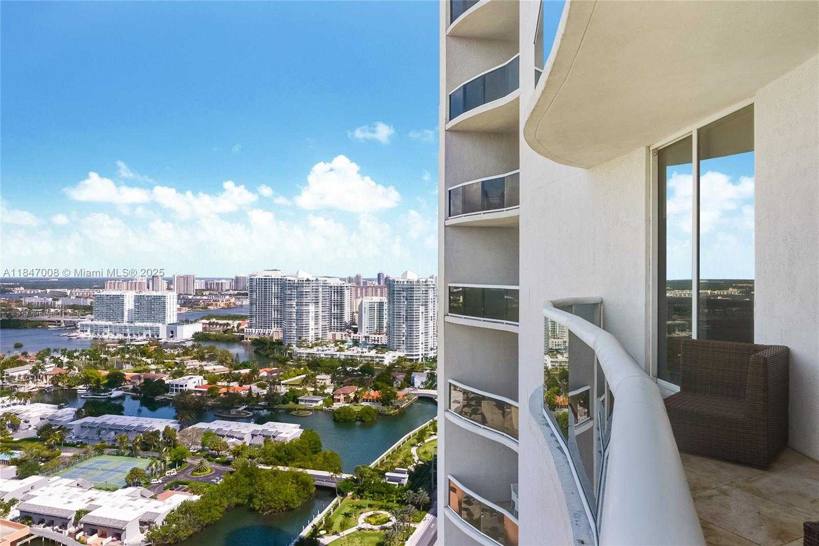 Small Image of 15901 COLLINS AVE #2805, Sunny Isles Beach Number 4