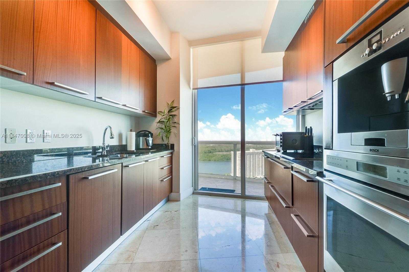 Small Image of 15901 COLLINS AVE #2805, Sunny Isles Beach Number 5