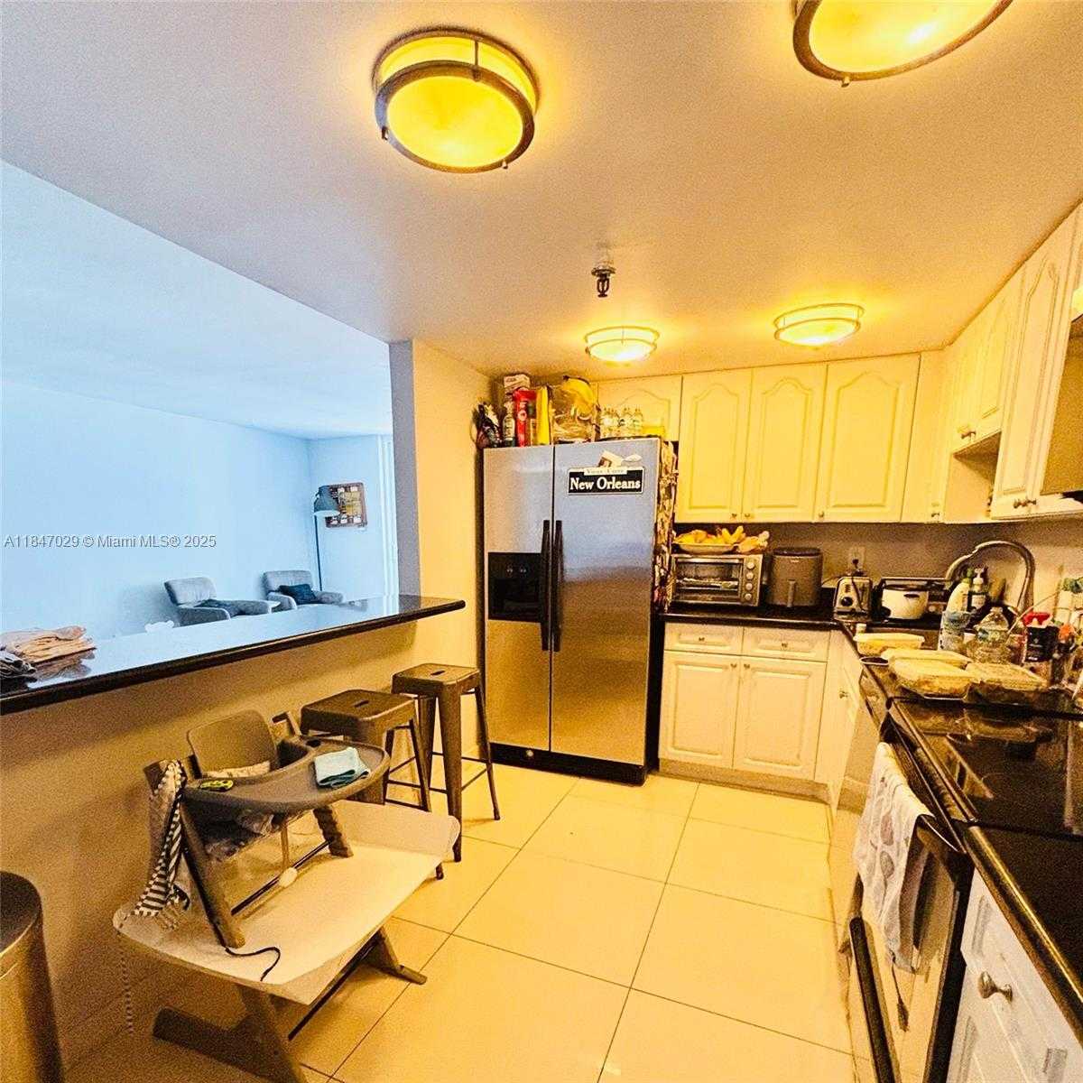 Small Image of 2401 COLLINS AVE #1209, Miami Beach Number 14