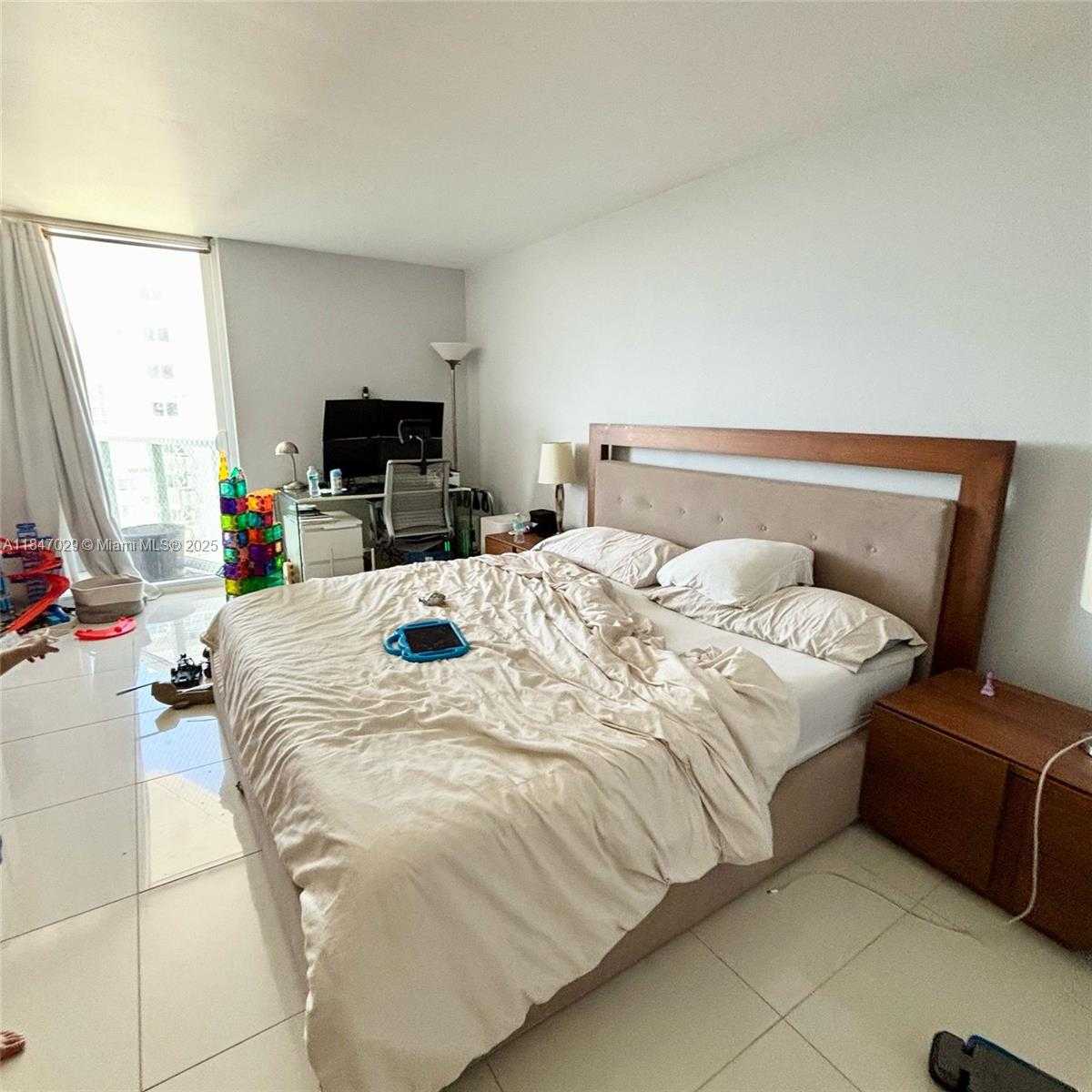 Small Image of 2401 COLLINS AVE #1209, Miami Beach Number 6