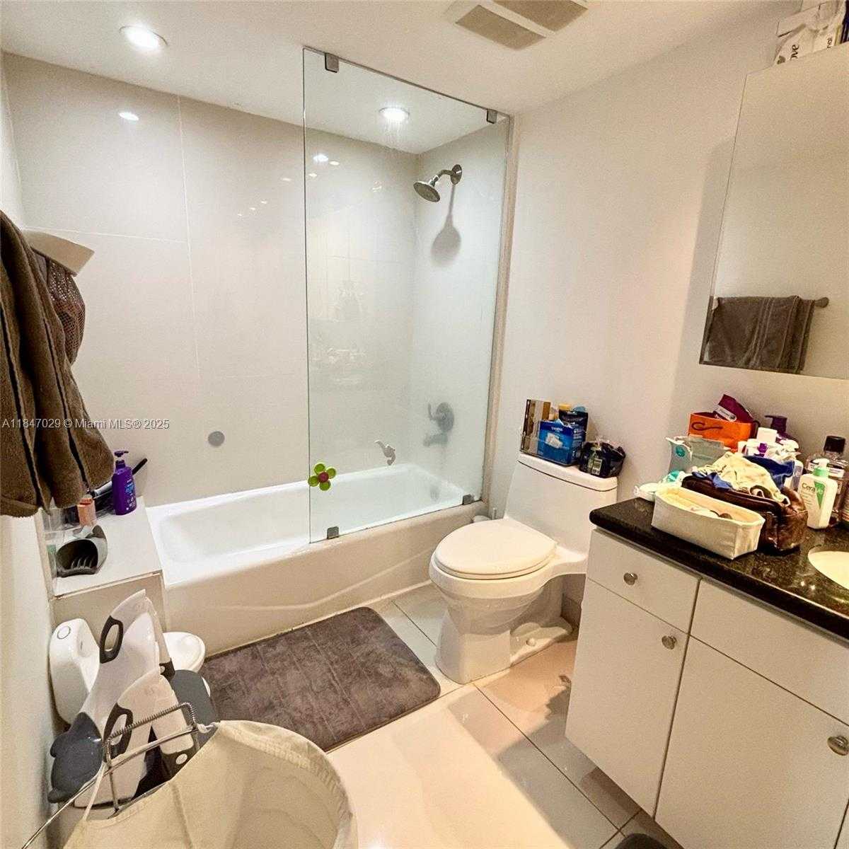 Small Image of 2401 COLLINS AVE #1209, Miami Beach Number 8