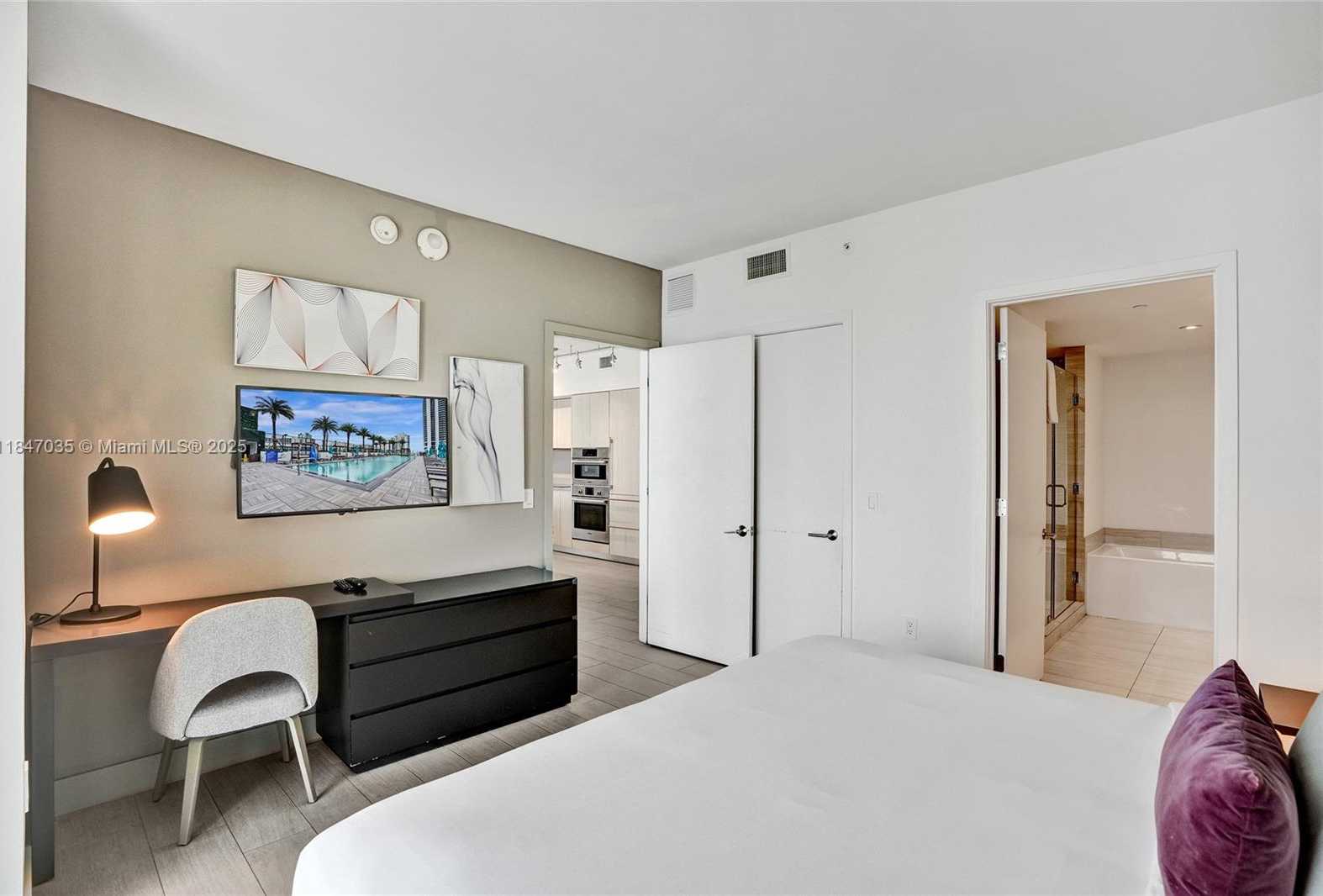 Small Image of 4010 SOUTH OCEAN DR #R908, Hollywood Number 16