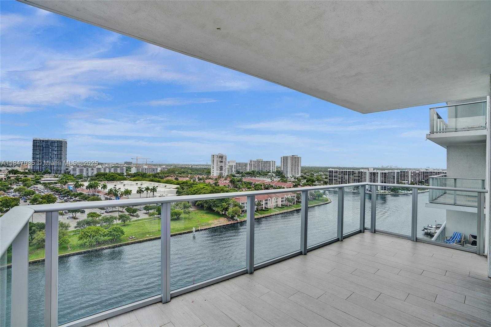 Small Image of 4010 SOUTH OCEAN DR #R908, Hollywood Number 3