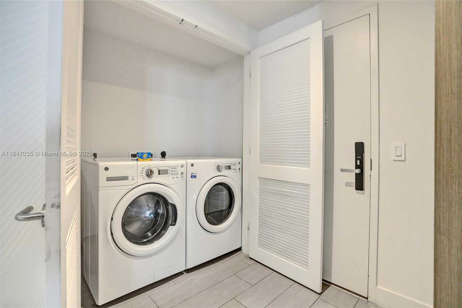 Small Image of 4010 SOUTH OCEAN DR #R908, Hollywood Number 42