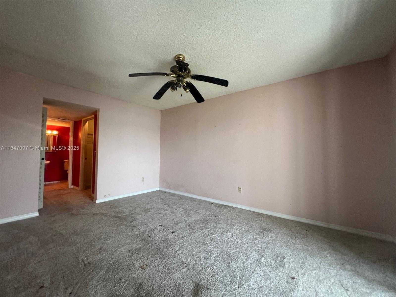 Small Image of 840 Independence Dr, Homestead, FL 33034, USA Number 19