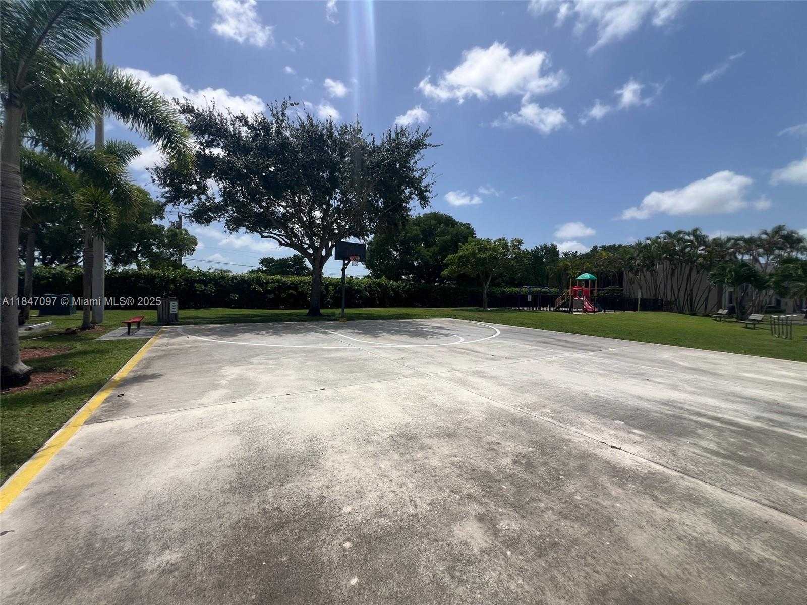 Small Image of 840 Independence Dr, Homestead, FL 33034, USA Number 24