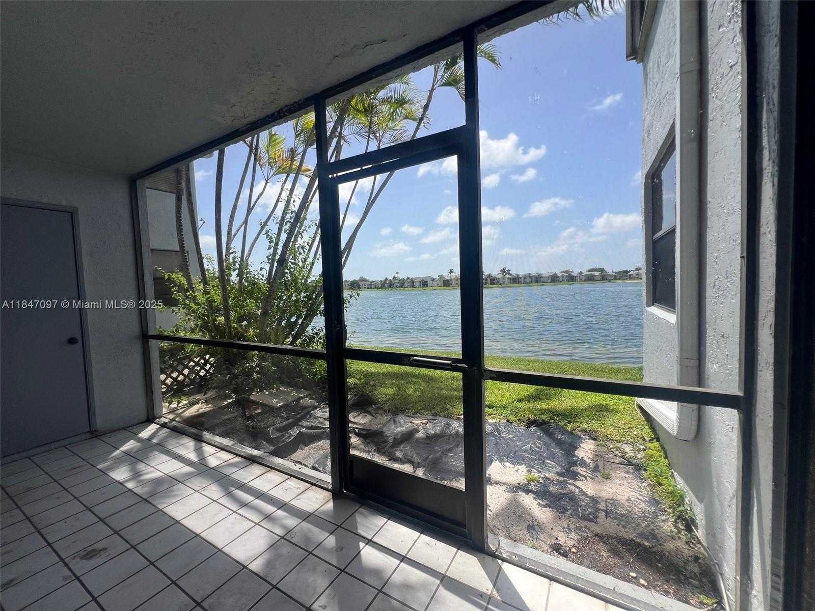 Small Image of 840 Independence Dr, Homestead, FL 33034, USA Number 3