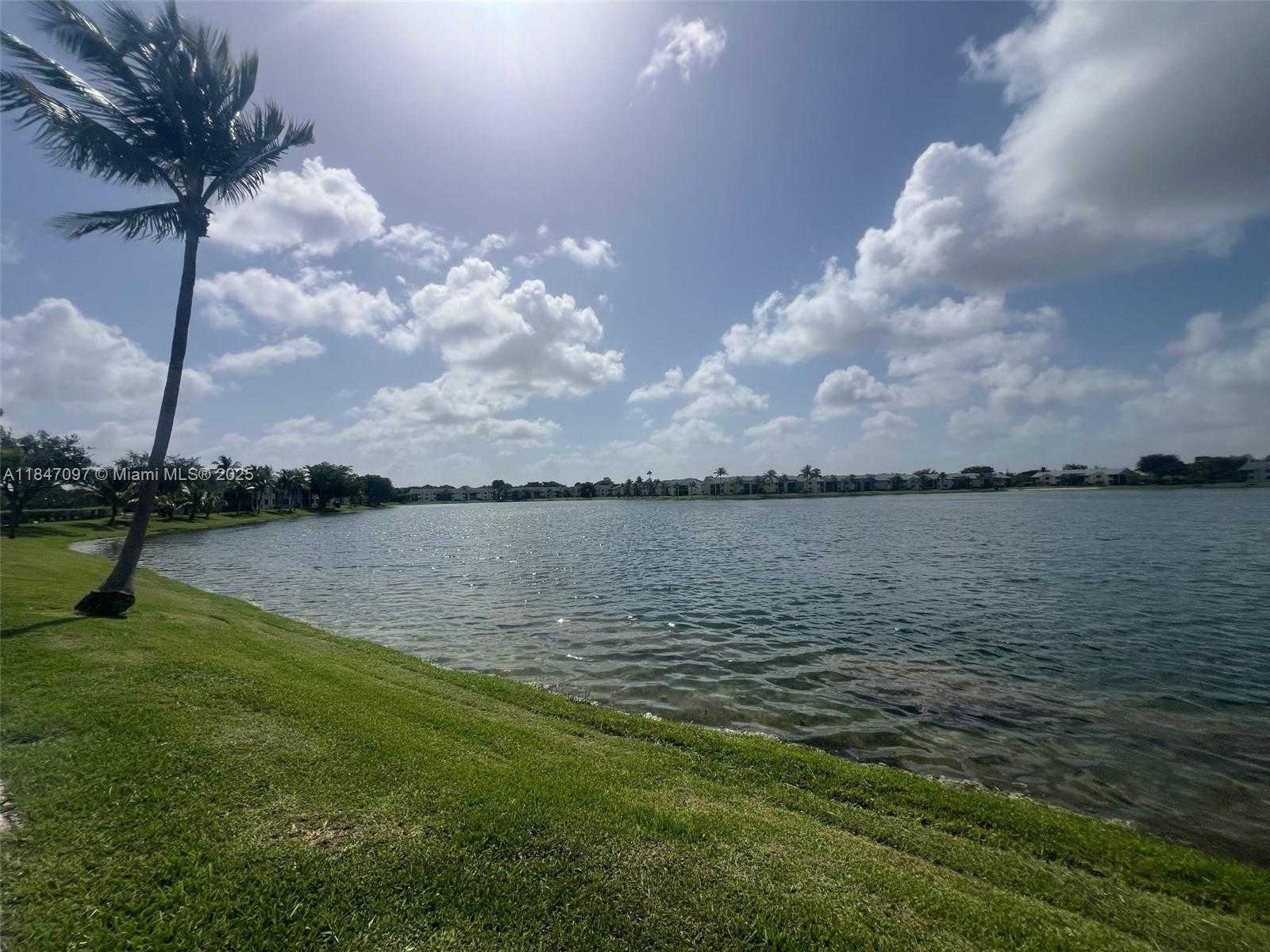Small Image of 840 Independence Dr, Homestead, FL 33034, USA Number 4
