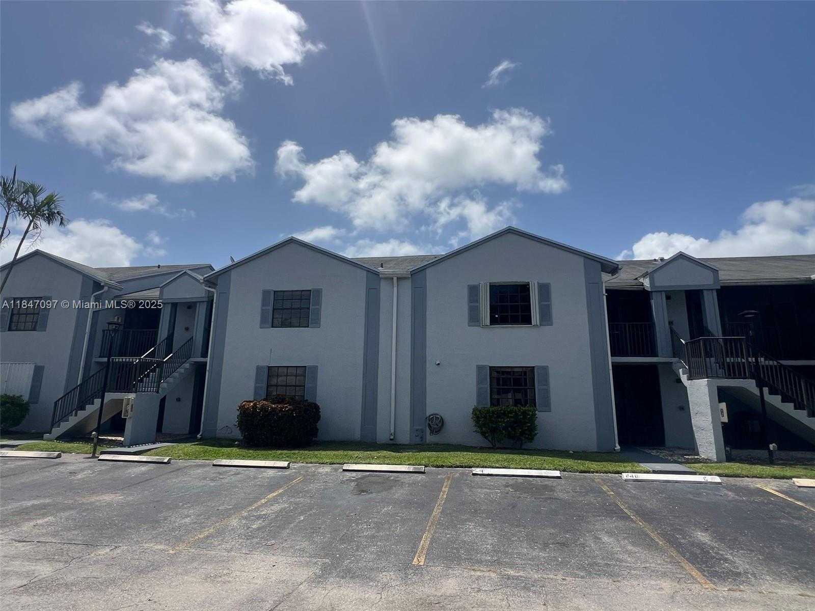 Small Image of 840 Independence Dr, Homestead, FL 33034, USA Number 6