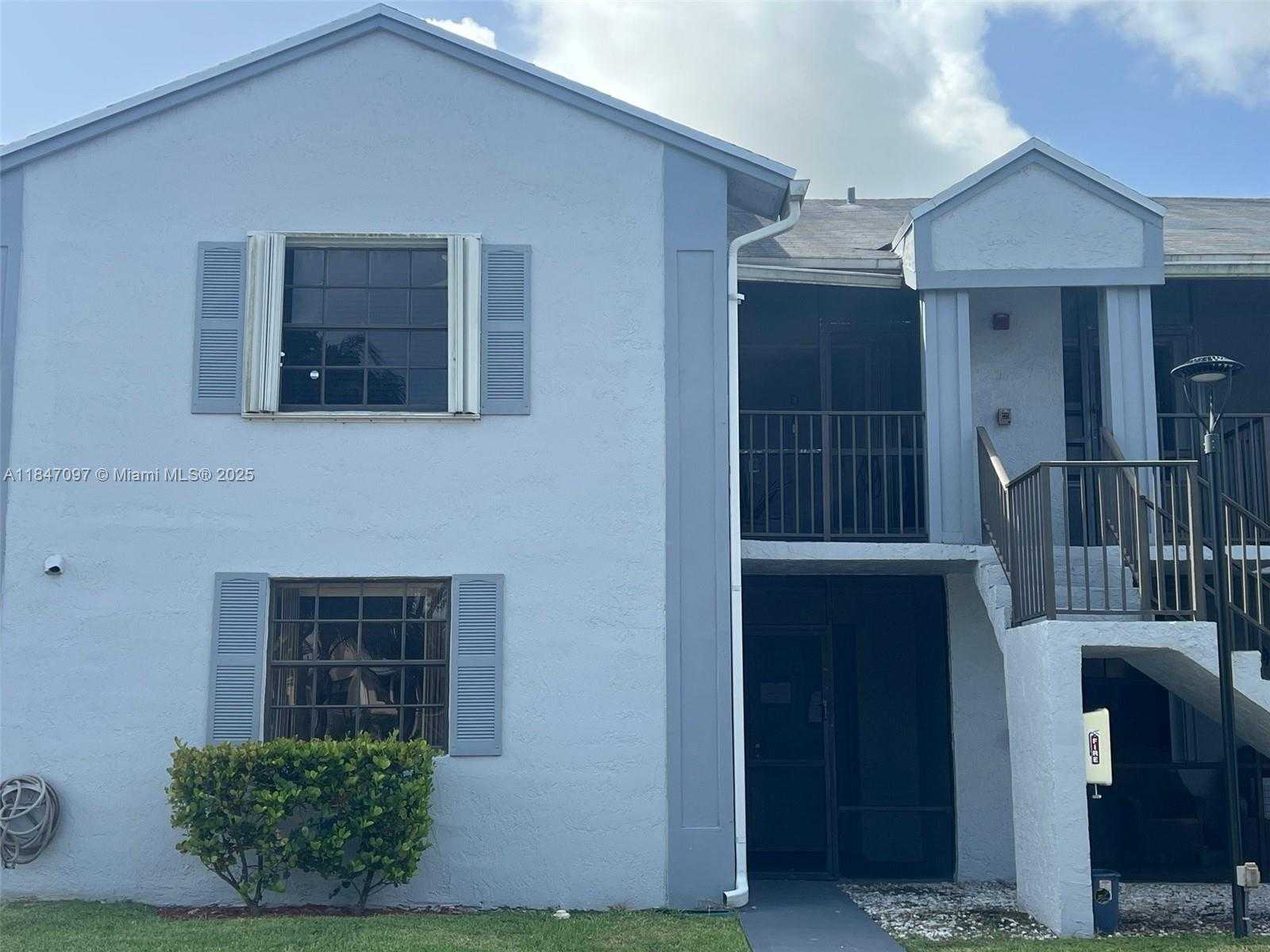 Small Image of 840 Independence Dr, Homestead, FL 33034, USA Number 7