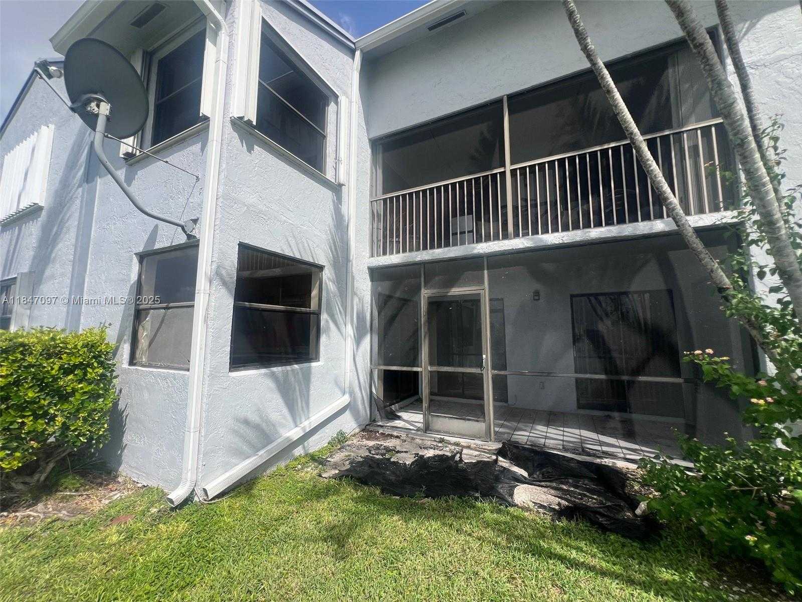 Small Image of 840 Independence Dr, Homestead, FL 33034, USA Number 8