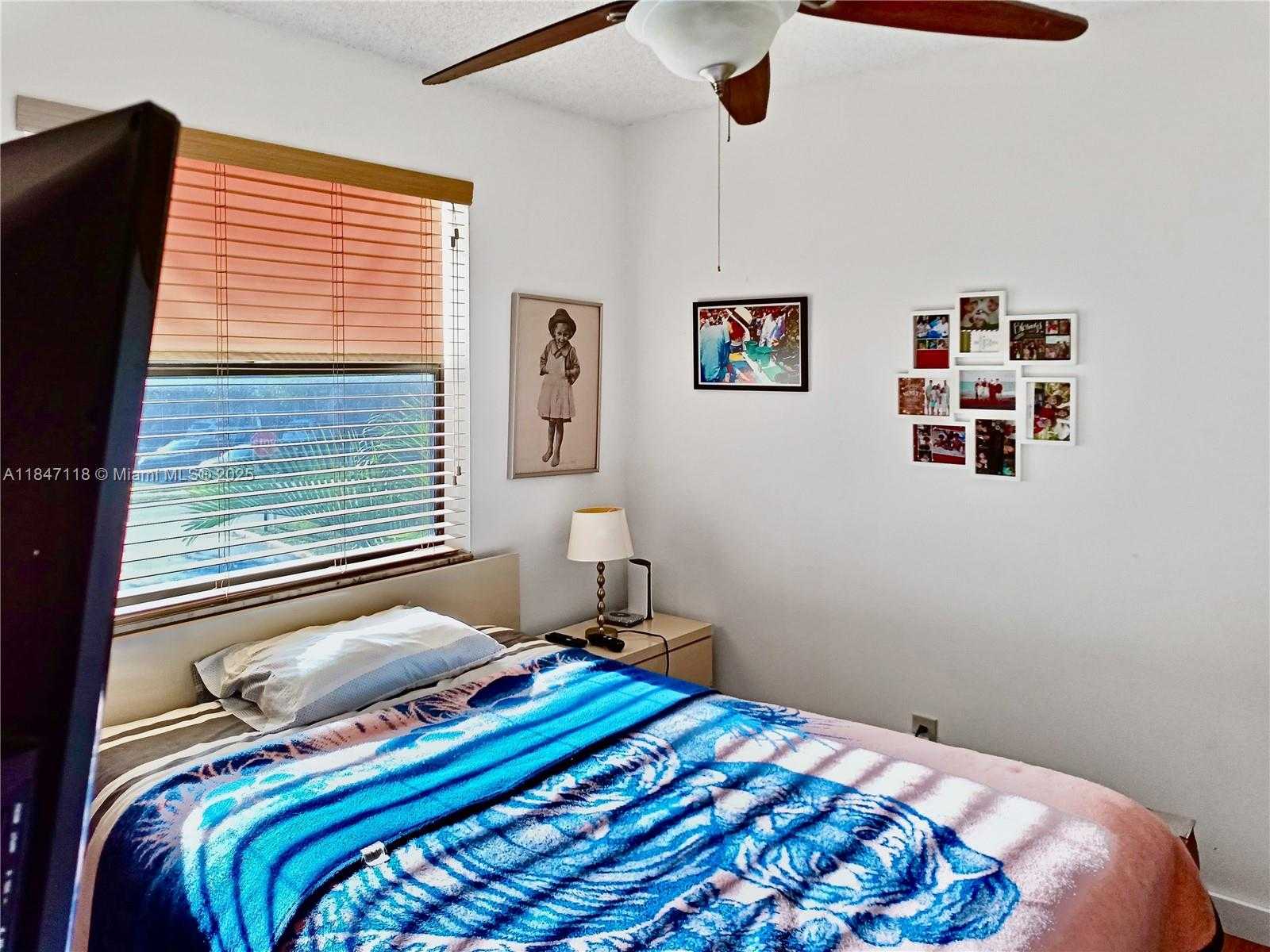 Small Image of 10402 SUNRISE LAKES BLVD #201, Sunrise Number 12