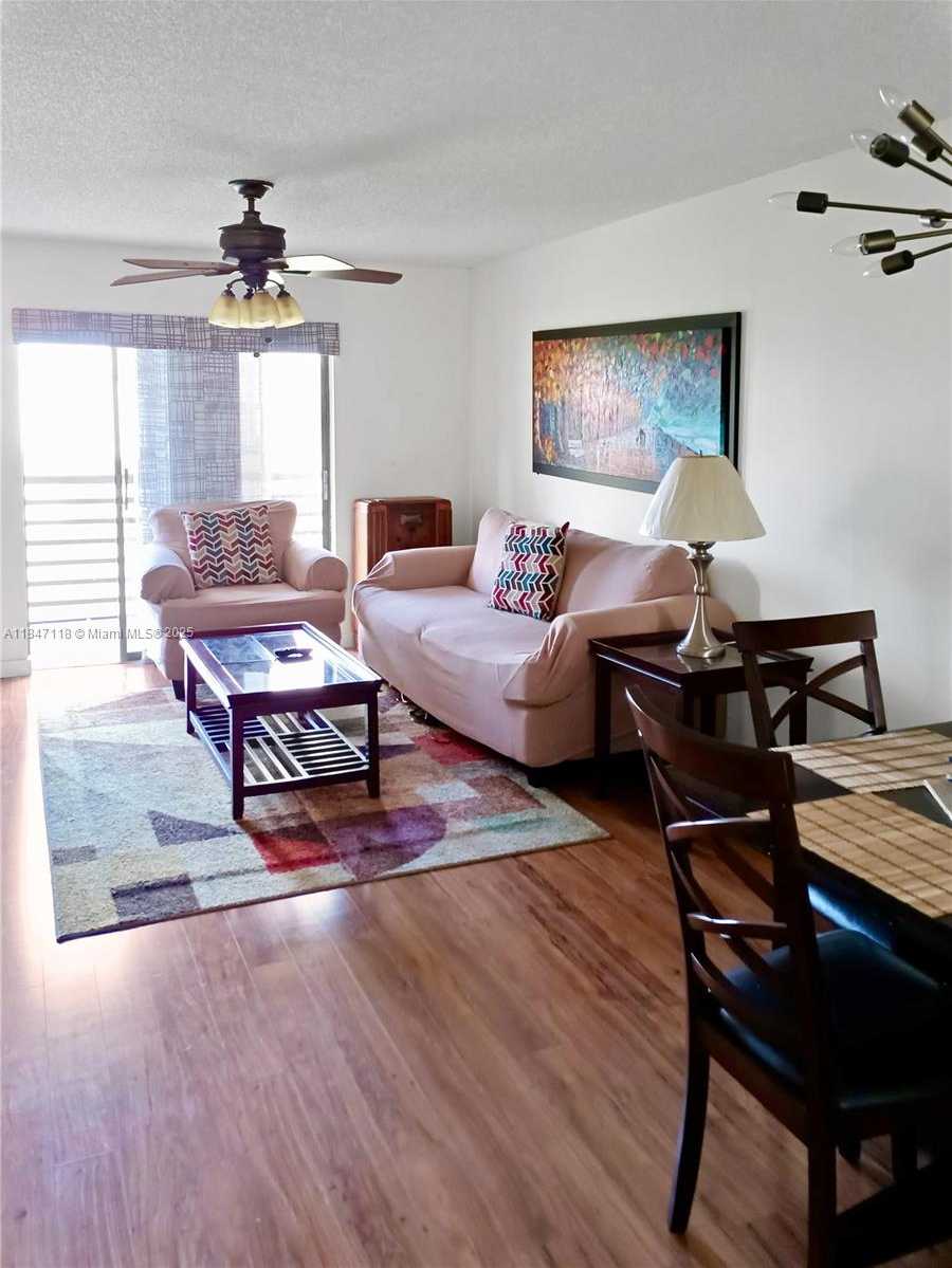 Small Image of 10402 SUNRISE LAKES BLVD #201, Sunrise Number 5