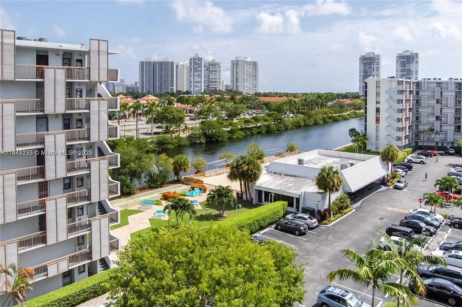 Small Image of 3401 NORTH COUNTRY CLUB DR #706, Aventura Number 2