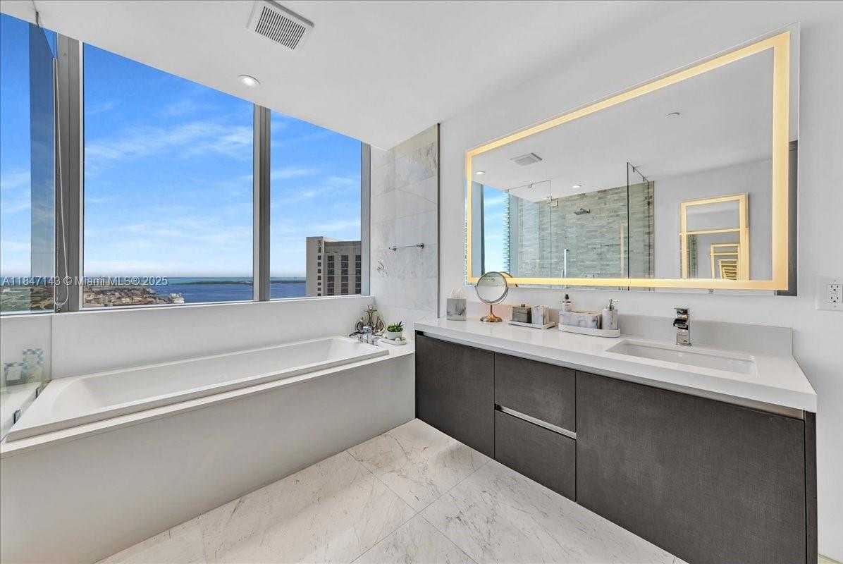 Small Image of 851 NORTH EAST 1ST AVE #3711, Miami Number 26