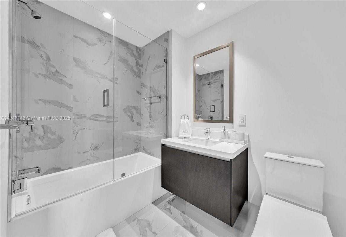 Small Image of 851 NORTH EAST 1ST AVE #3711, Miami Number 31