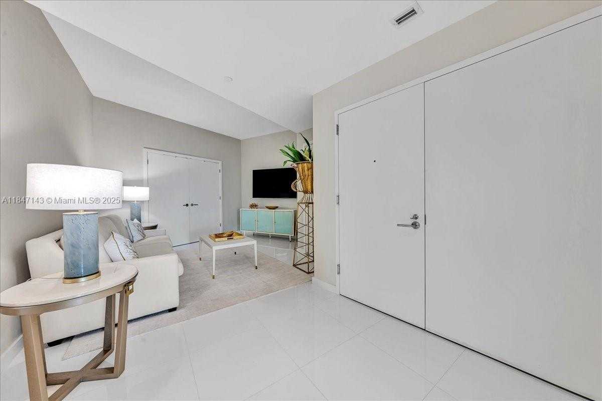 Small Image of 851 NORTH EAST 1ST AVE #3711, Miami Number 33