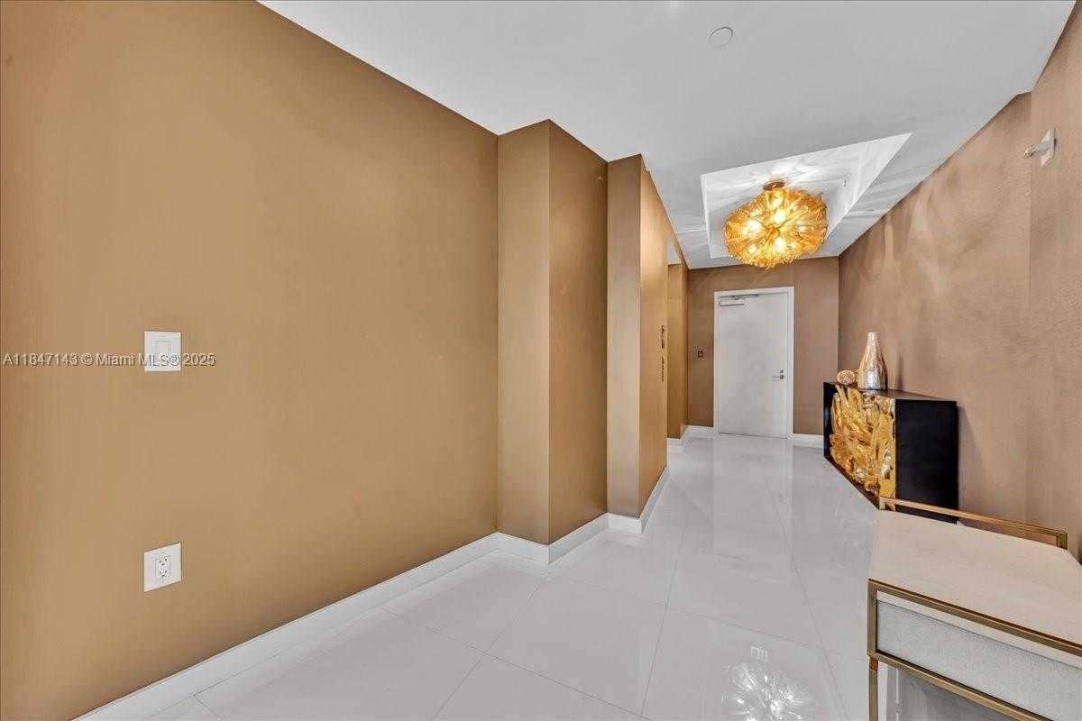 Small Image of 851 NORTH EAST 1ST AVE #3711, Miami Number 37