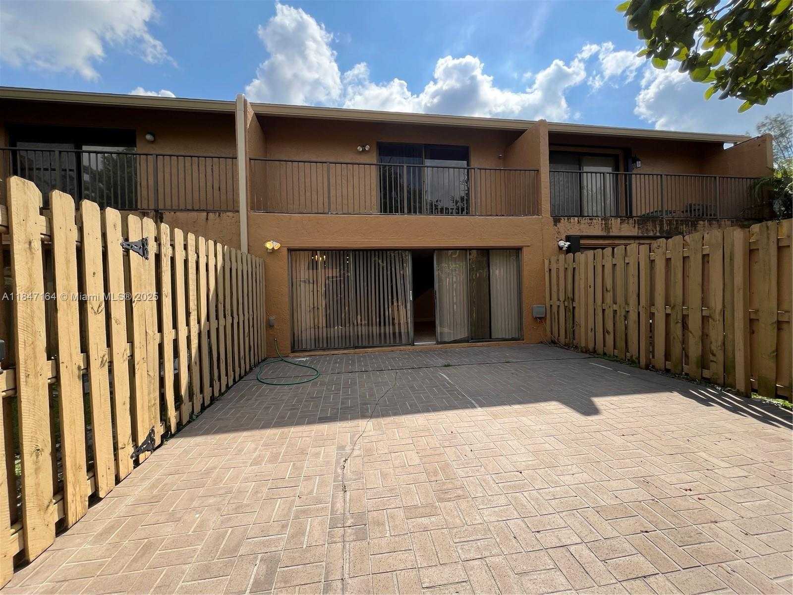 Small Image of 8016 NW 29th St, Sunrise, FL 33322, USA Number 16