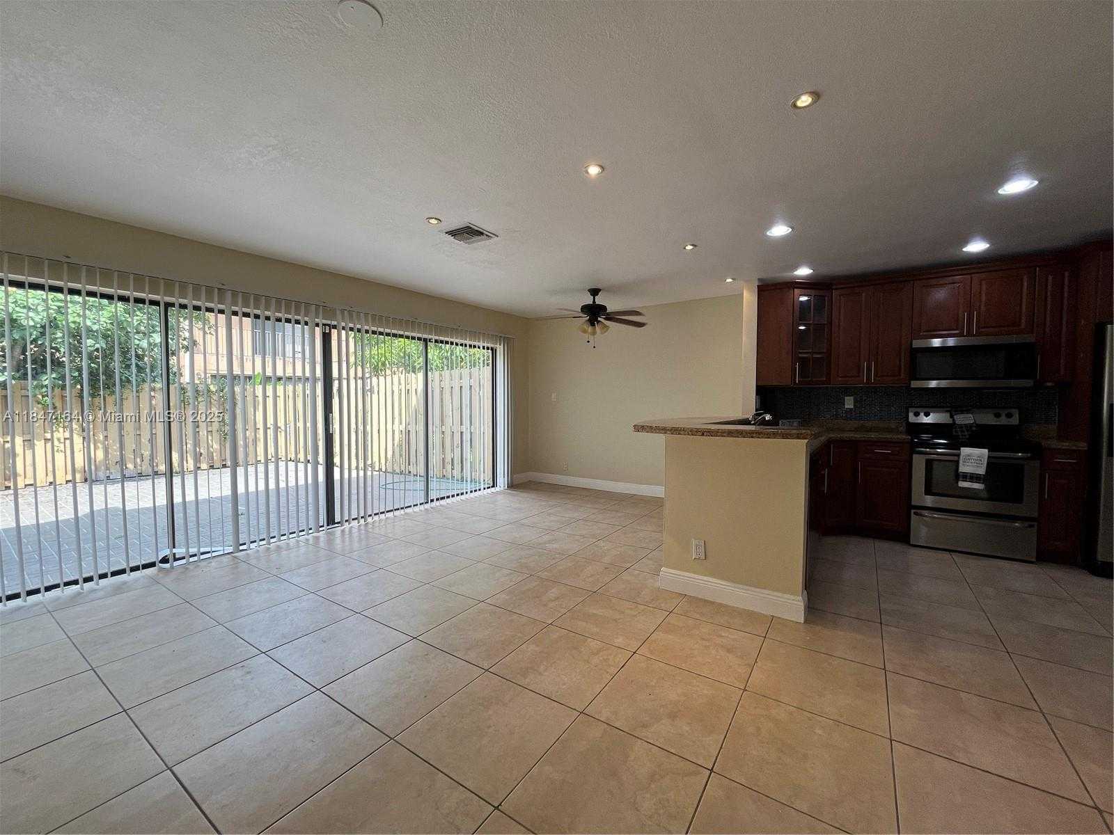 Small Image of 8016 NW 29th St, Sunrise, FL 33322, USA Number 3