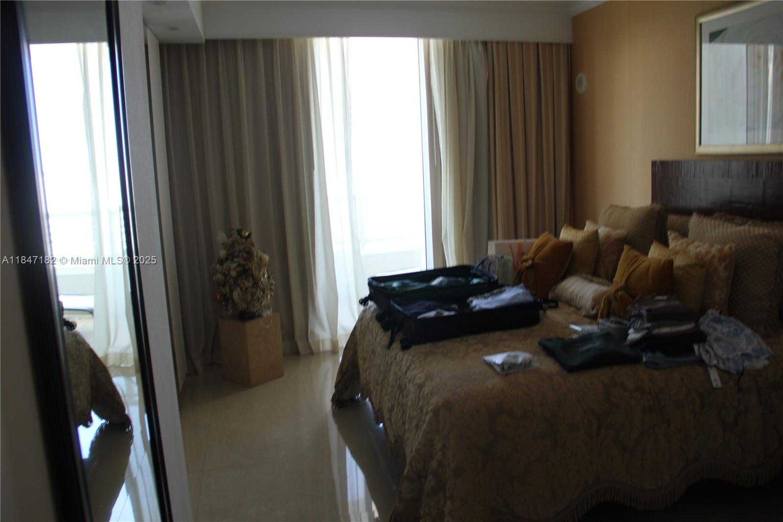 Small Image of 4401 COLLINS AVE #2315/2317, Miami Beach Number 14