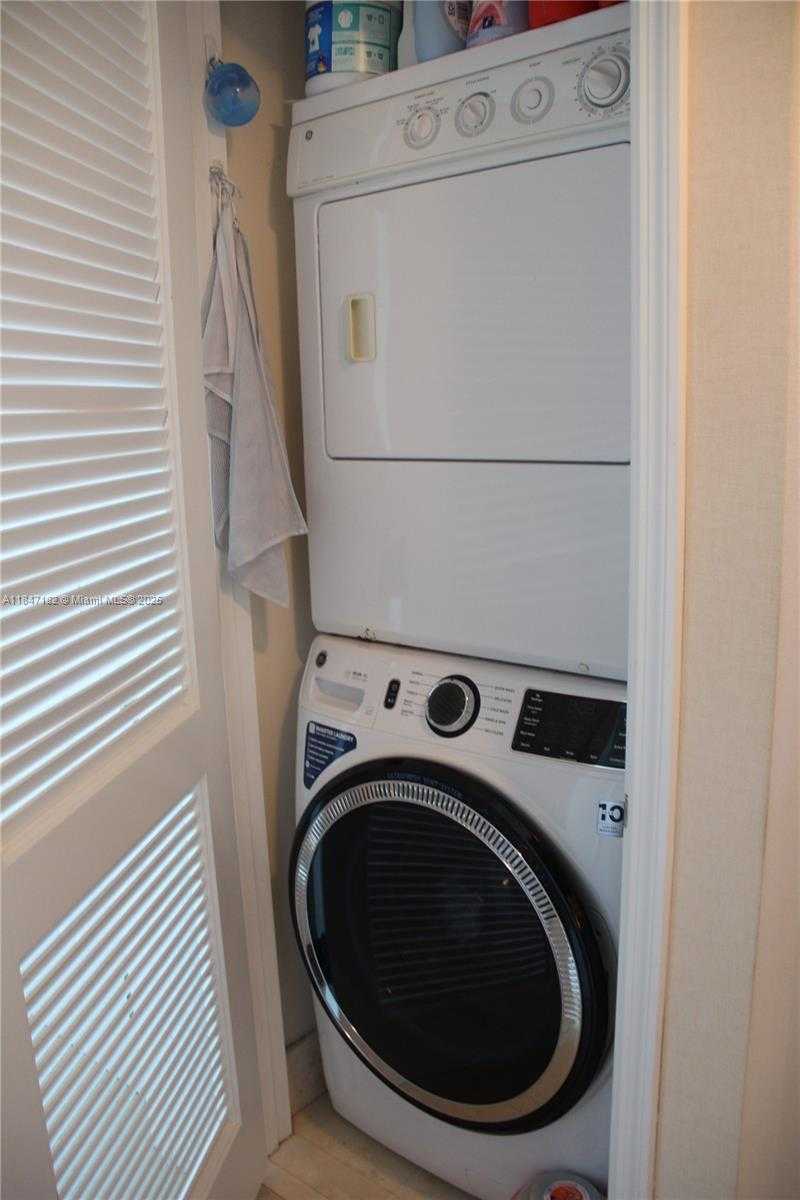 Small Image of 4401 COLLINS AVE #2315/2317, Miami Beach Number 19