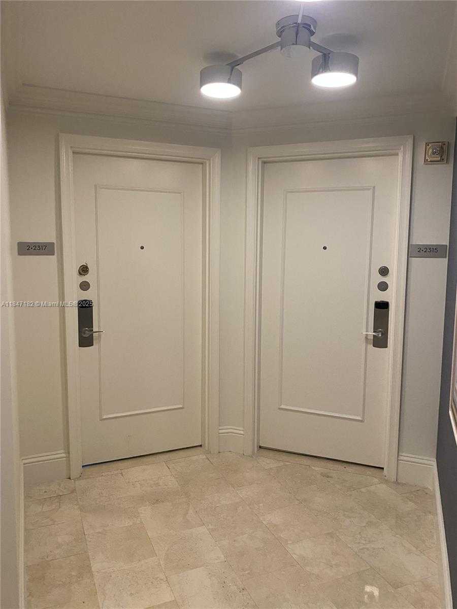 Small Image of 4401 COLLINS AVE #2315/2317, Miami Beach Number 32