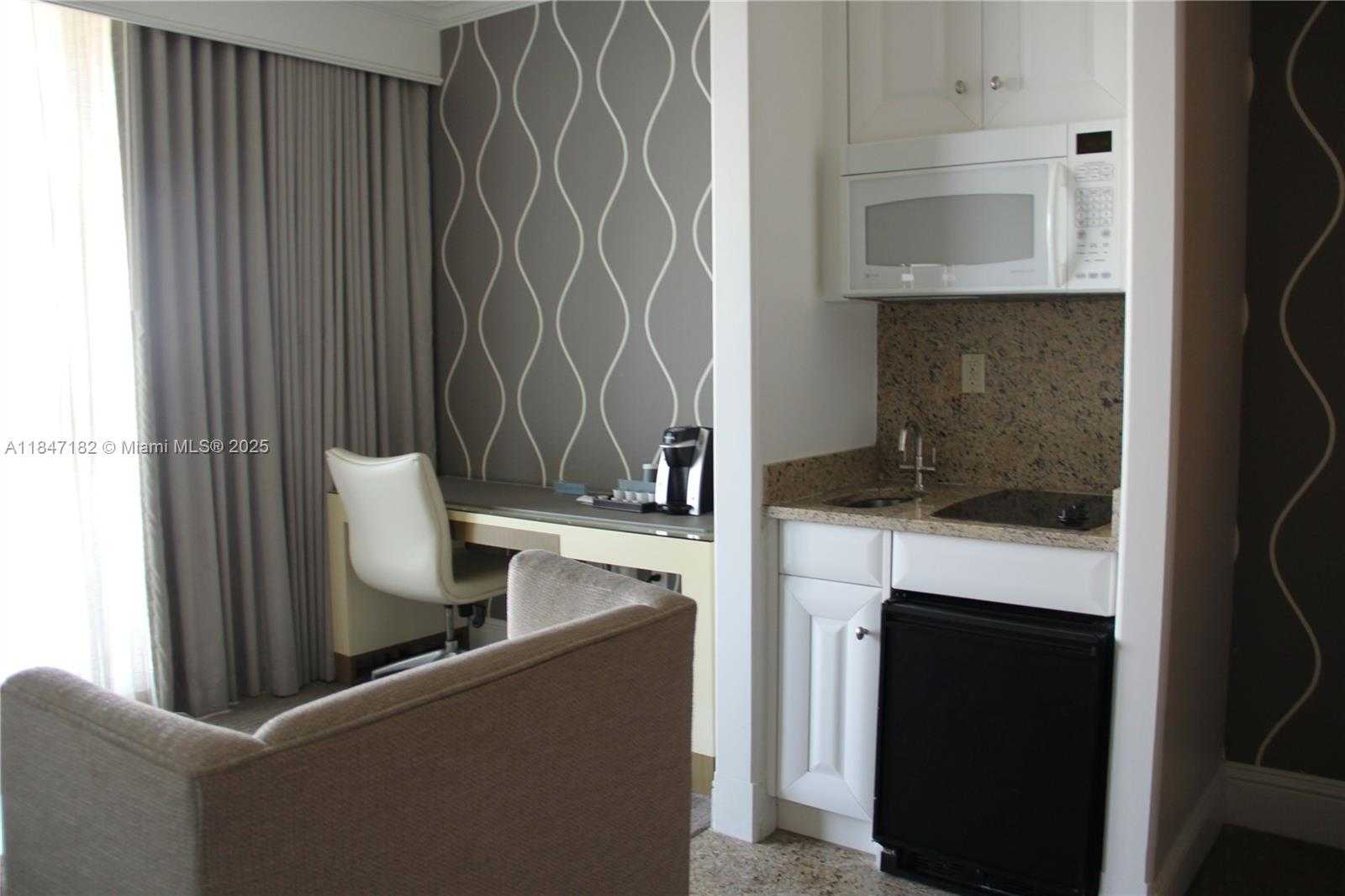 Small Image of 4401 COLLINS AVE #2315/2317, Miami Beach Number 35