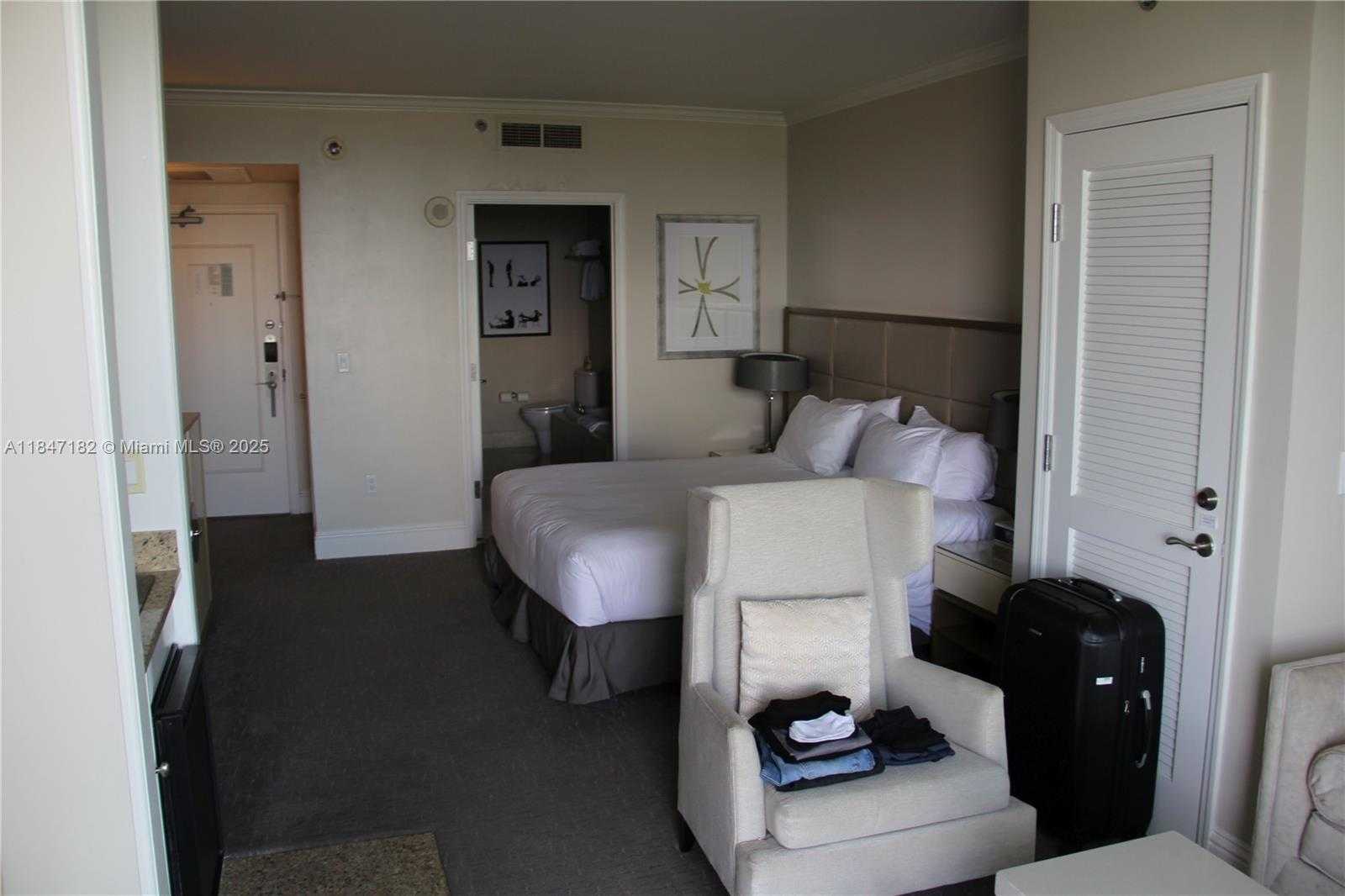 Small Image of 4401 COLLINS AVE #2315/2317, Miami Beach Number 36