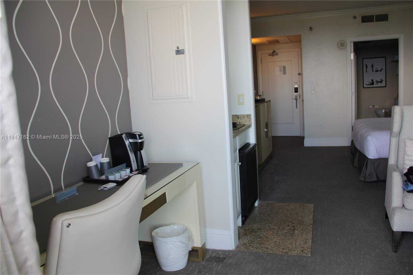 Small Image of 4401 COLLINS AVE #2315/2317, Miami Beach Number 37