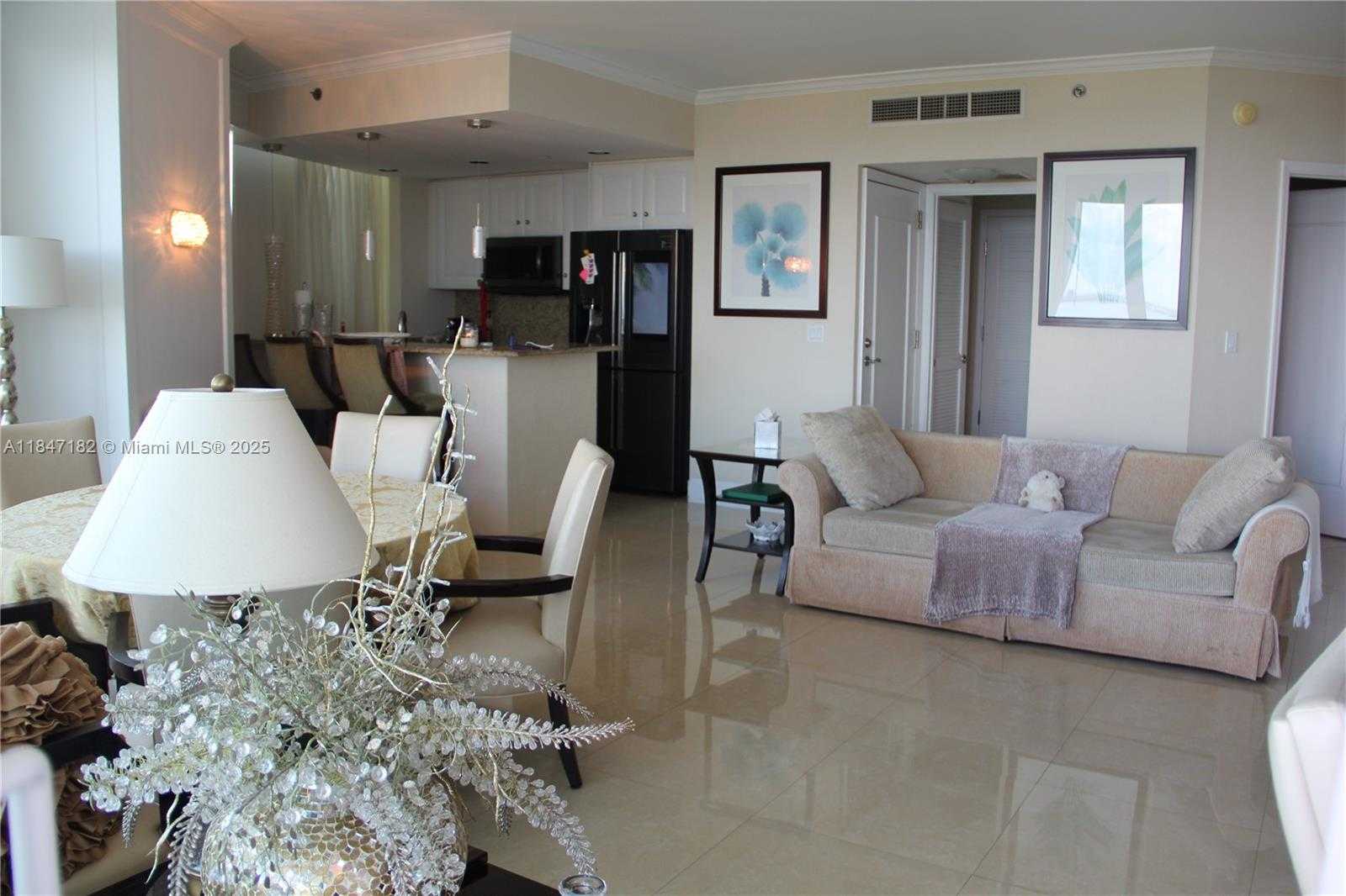 Small Image of 4401 COLLINS AVE #2315/2317, Miami Beach Number 6