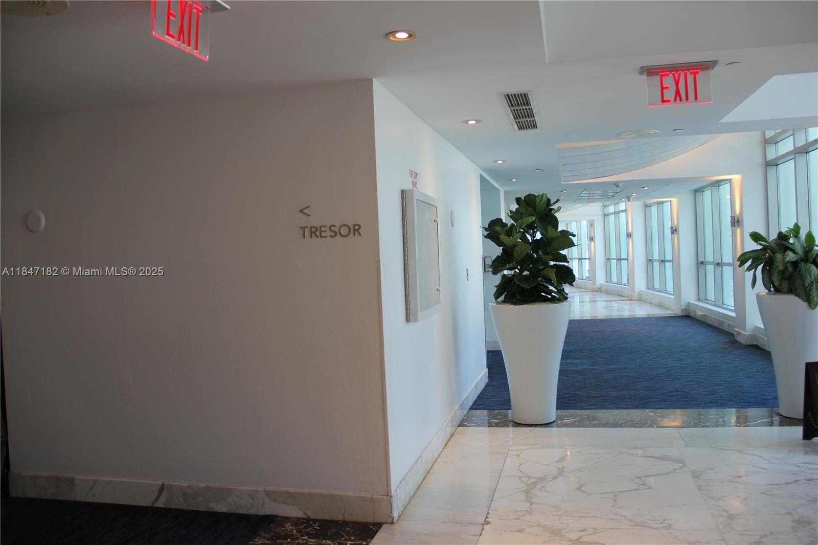 Small Image of 4401 COLLINS AVE #2315/2317, Miami Beach Number 72