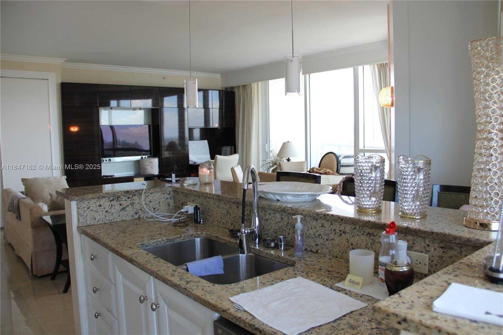 Small Image of 4401 COLLINS AVE #2315/2317, Miami Beach Number 9