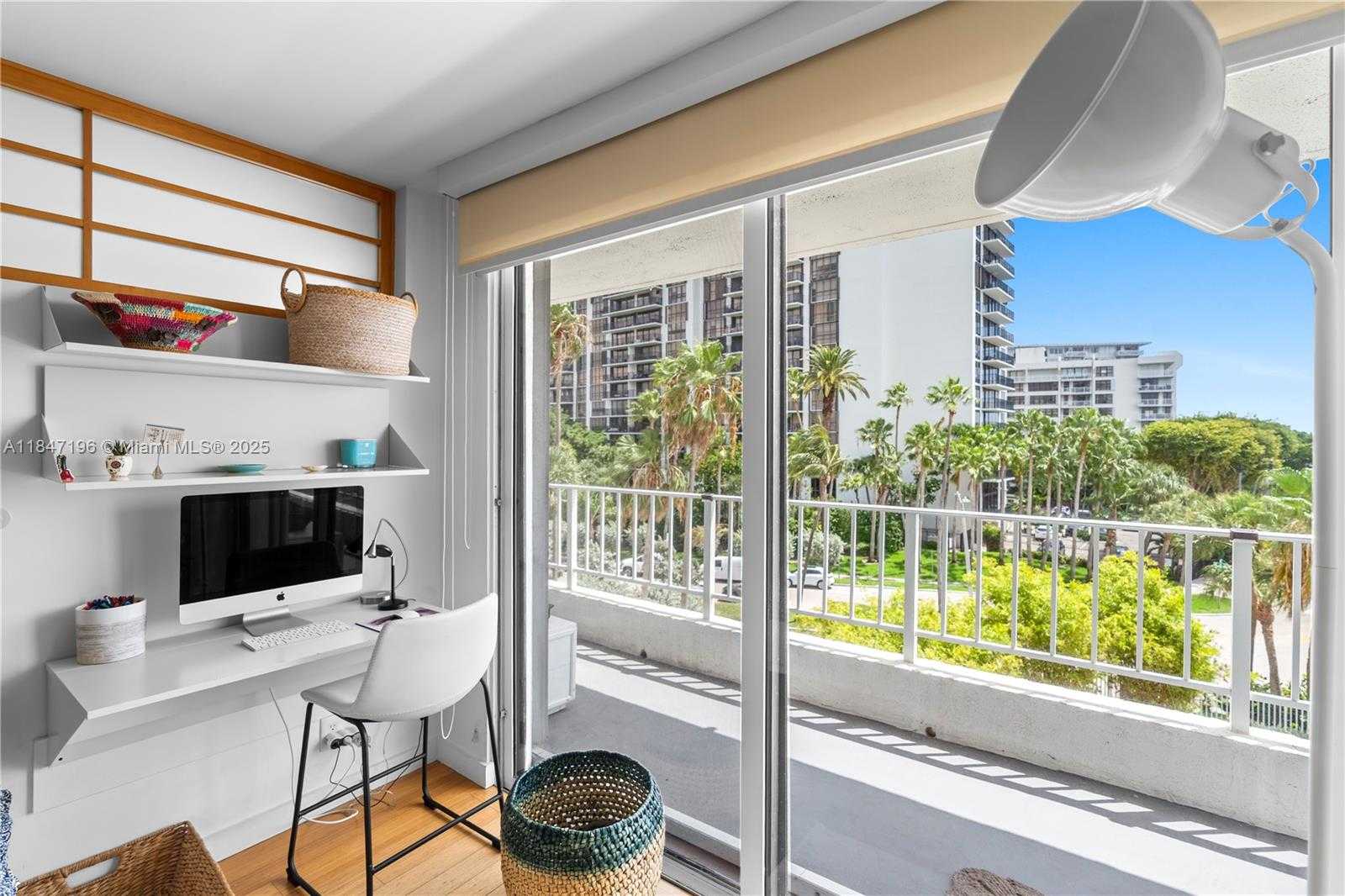 Small Image of Miami Number 26