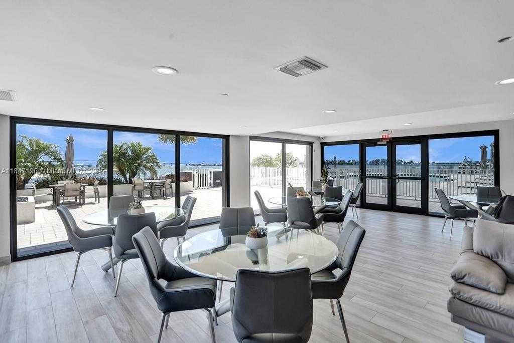Small Image of Miami Number 39