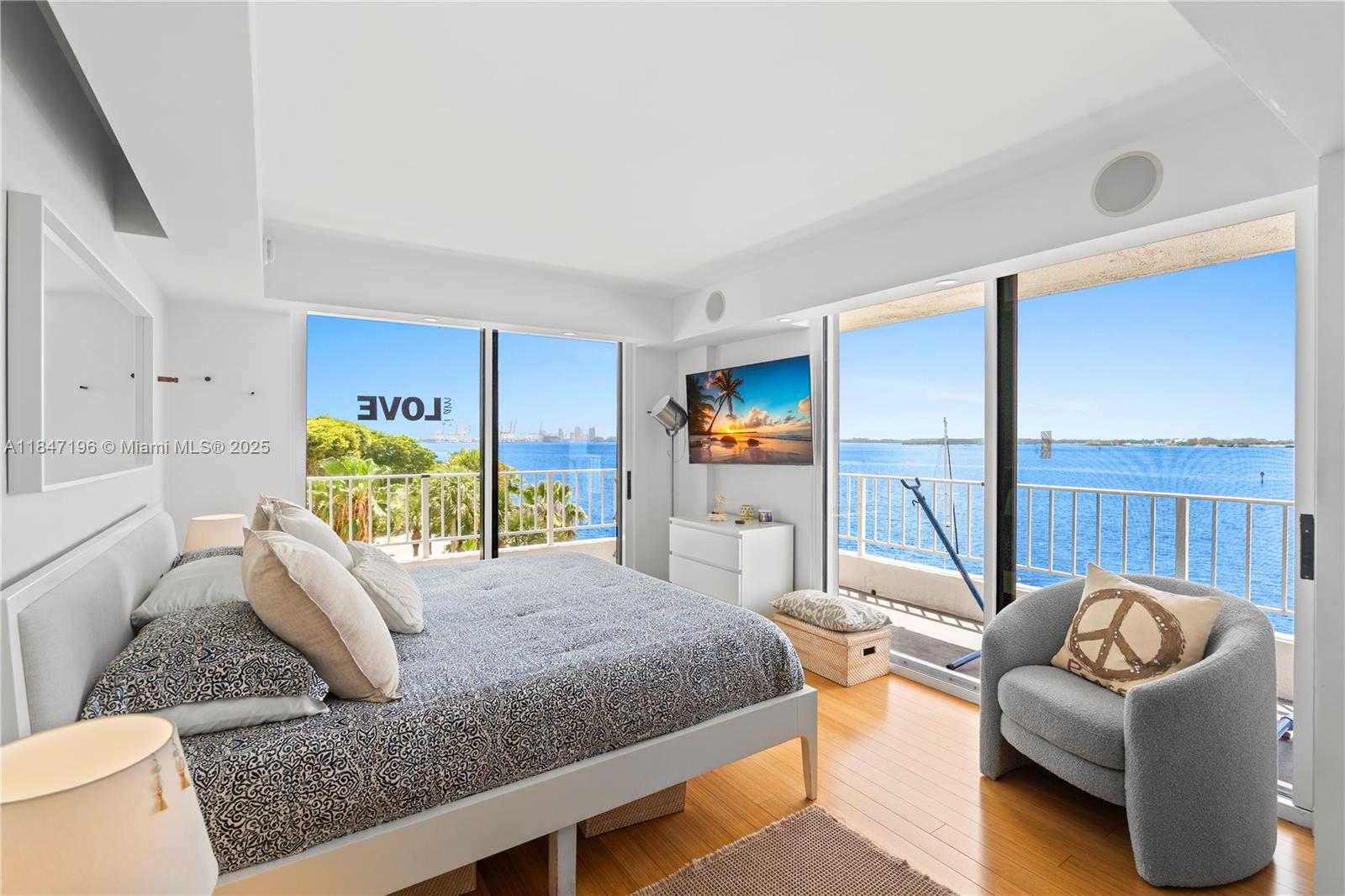 Small Image of Miami Number 4