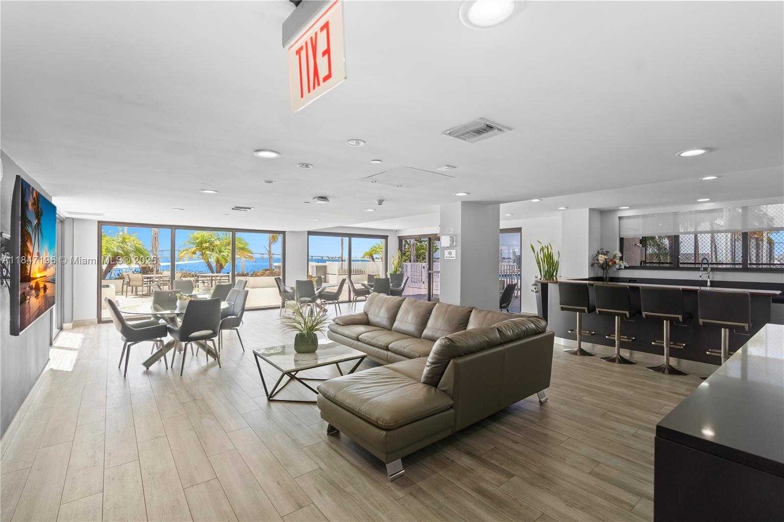 Small Image of Miami Number 49