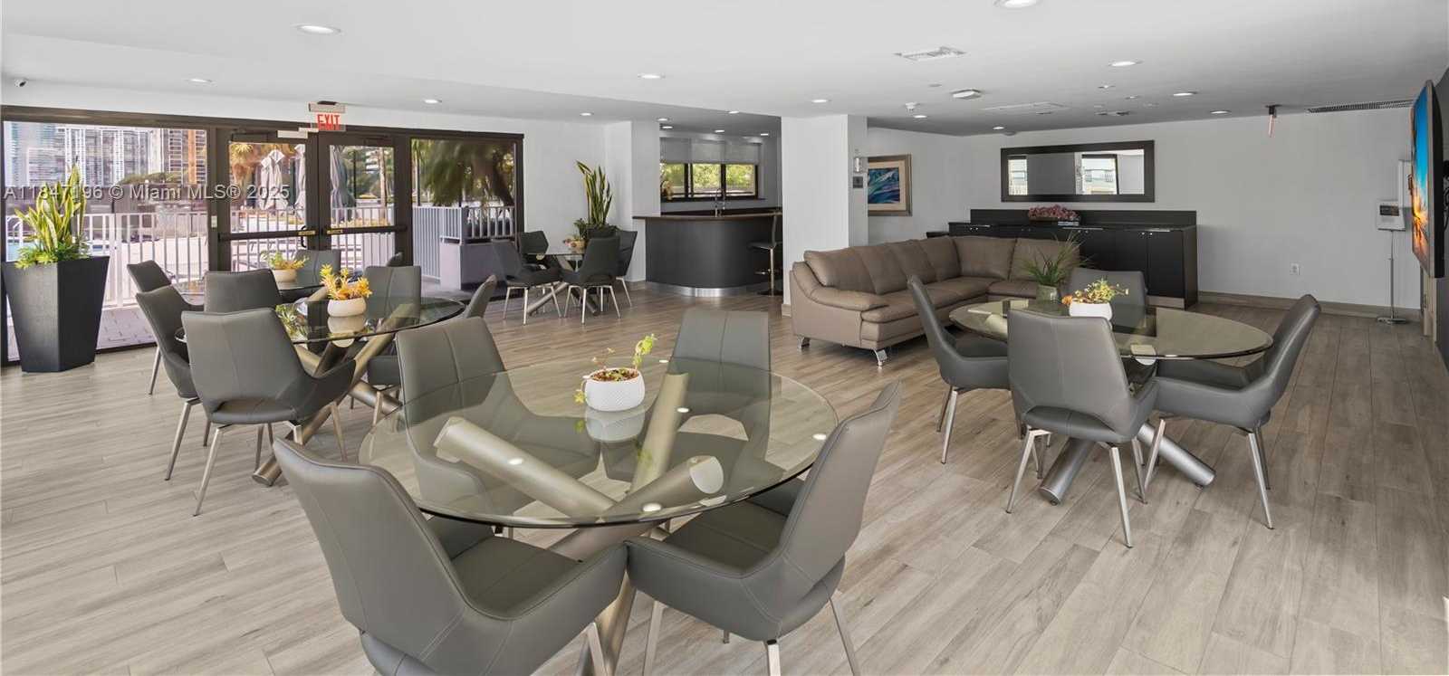 Small Image of Miami Number 50