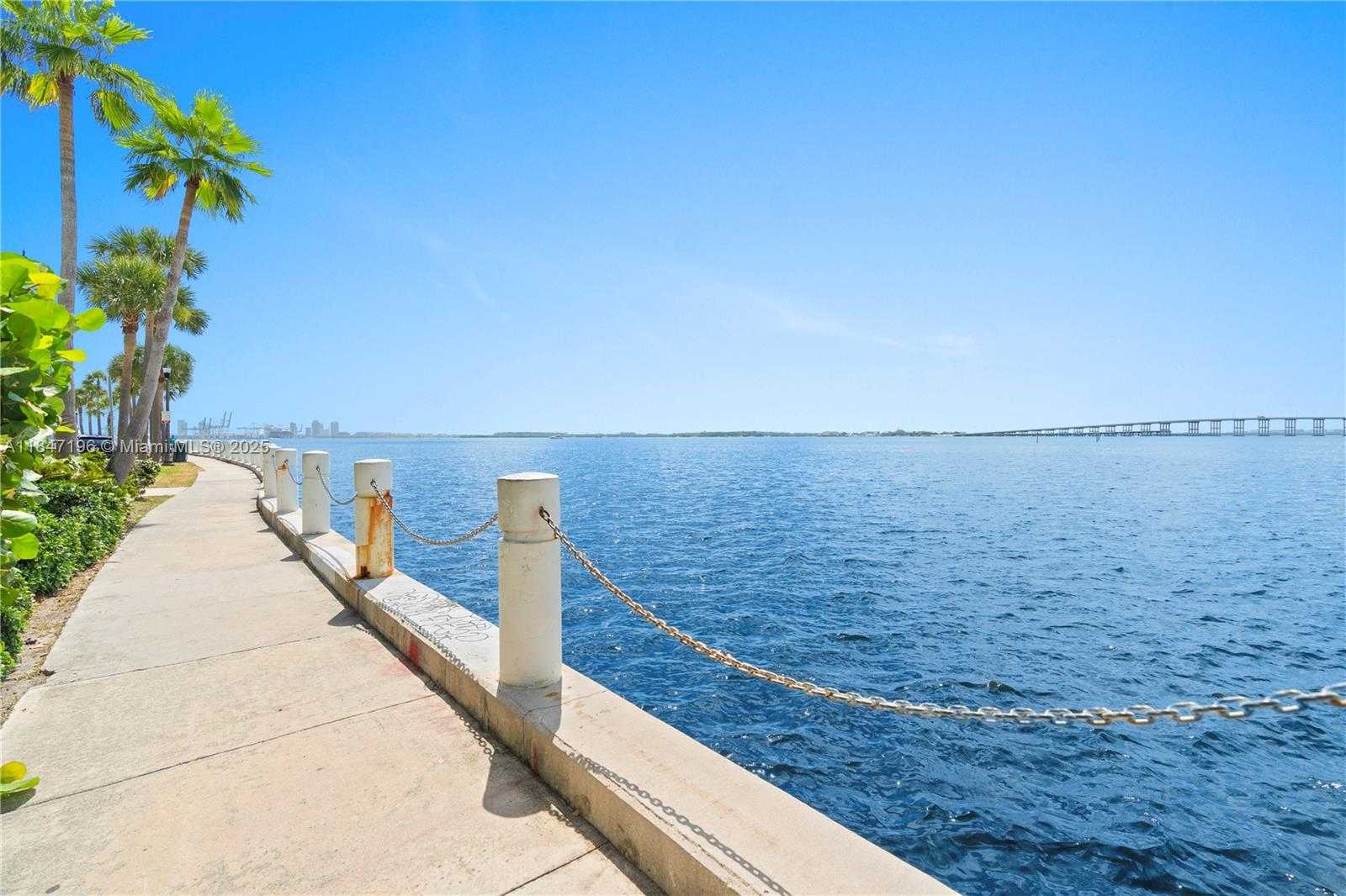 Small Image of Miami Number 7