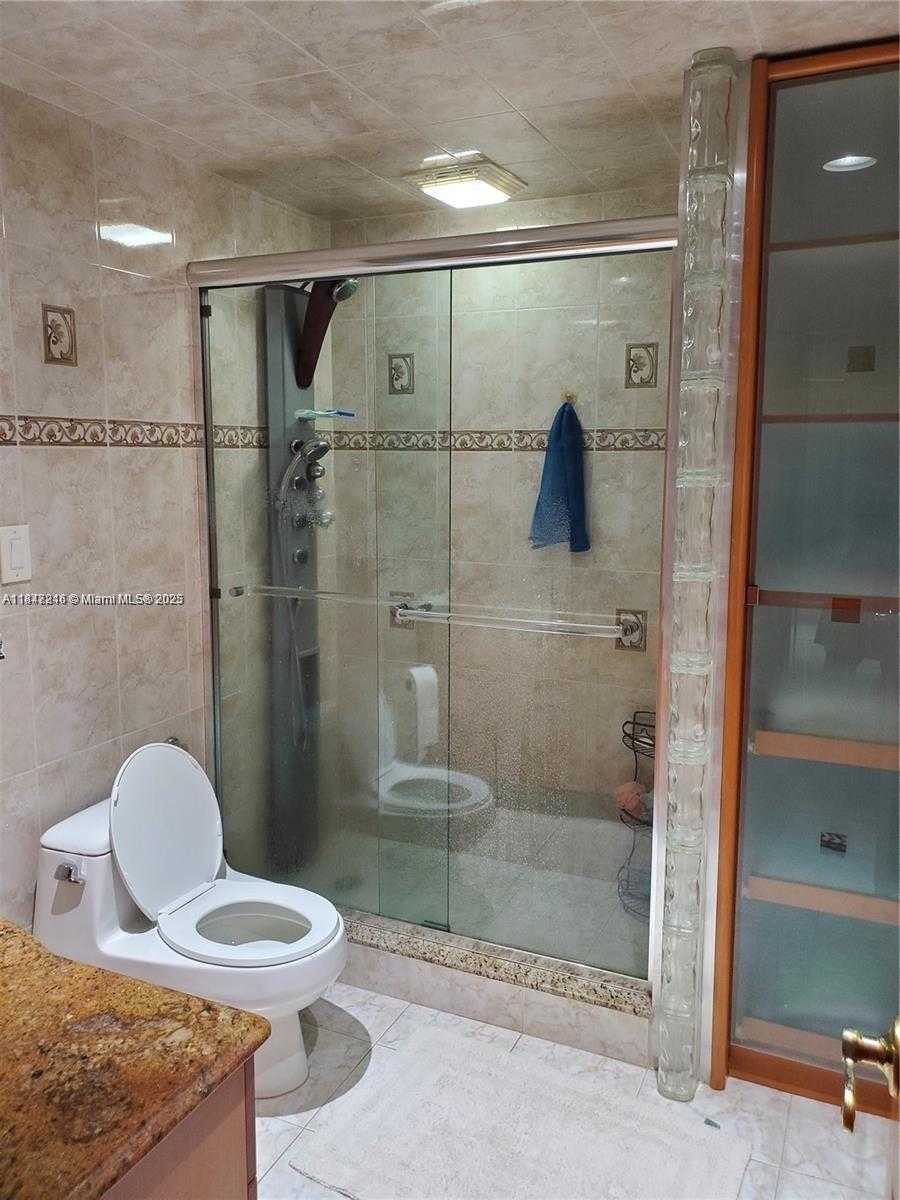 Small Image of 20379 WEST COUNTRY CLUB DR #2233, Aventura Number 11