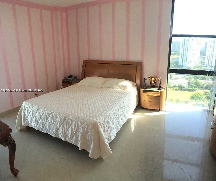 Small Image of 20379 WEST COUNTRY CLUB DR #2233, Aventura Number 13