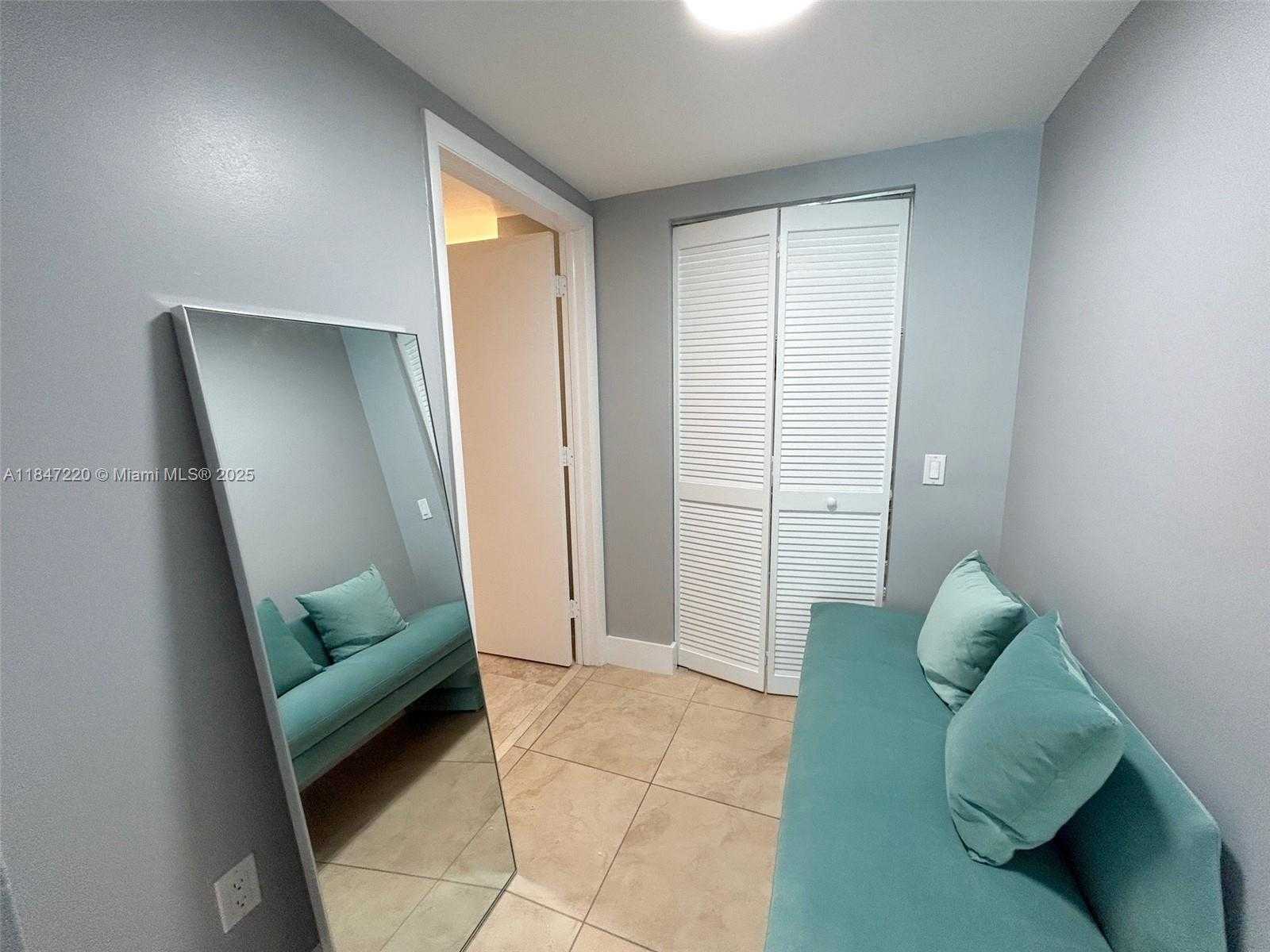 Small Image of 41 SOUTH EAST 5TH ST #1212, Miami Number 13