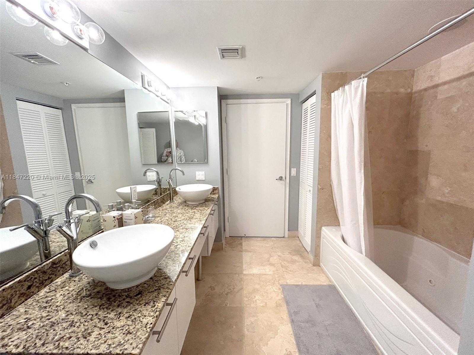 Small Image of 41 SOUTH EAST 5TH ST #1212, Miami Number 6