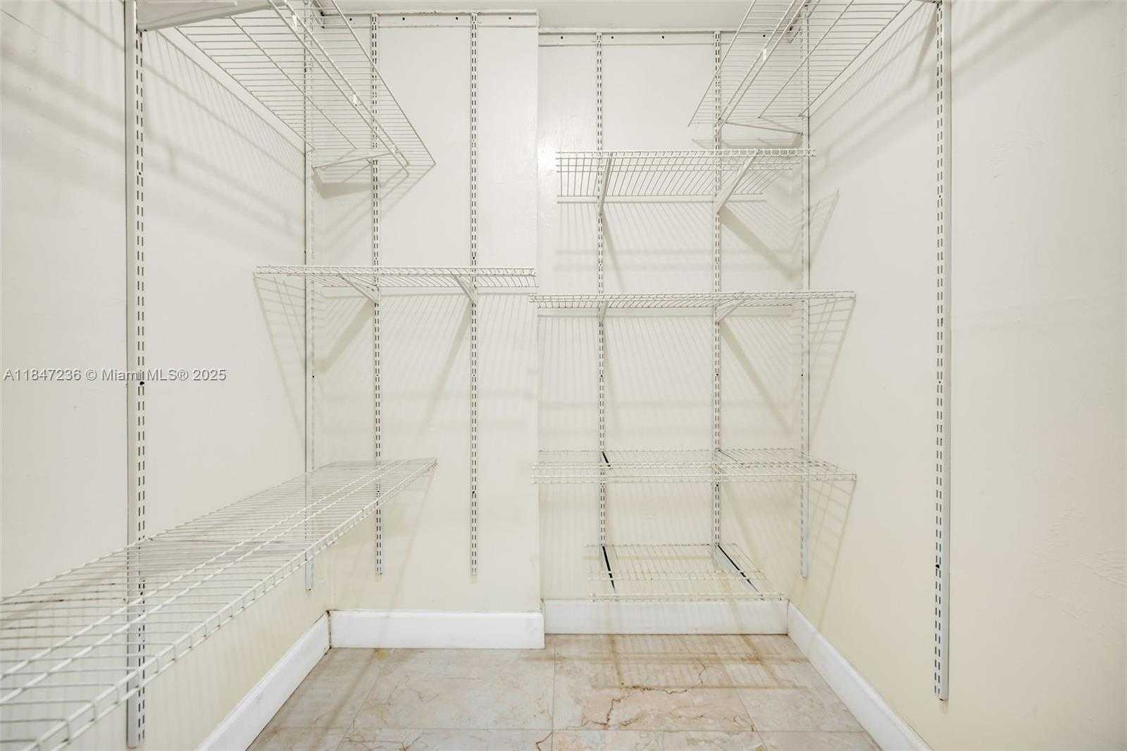 Small Image of 100 EDGEWATER DR #240, Coral Gables Number 16