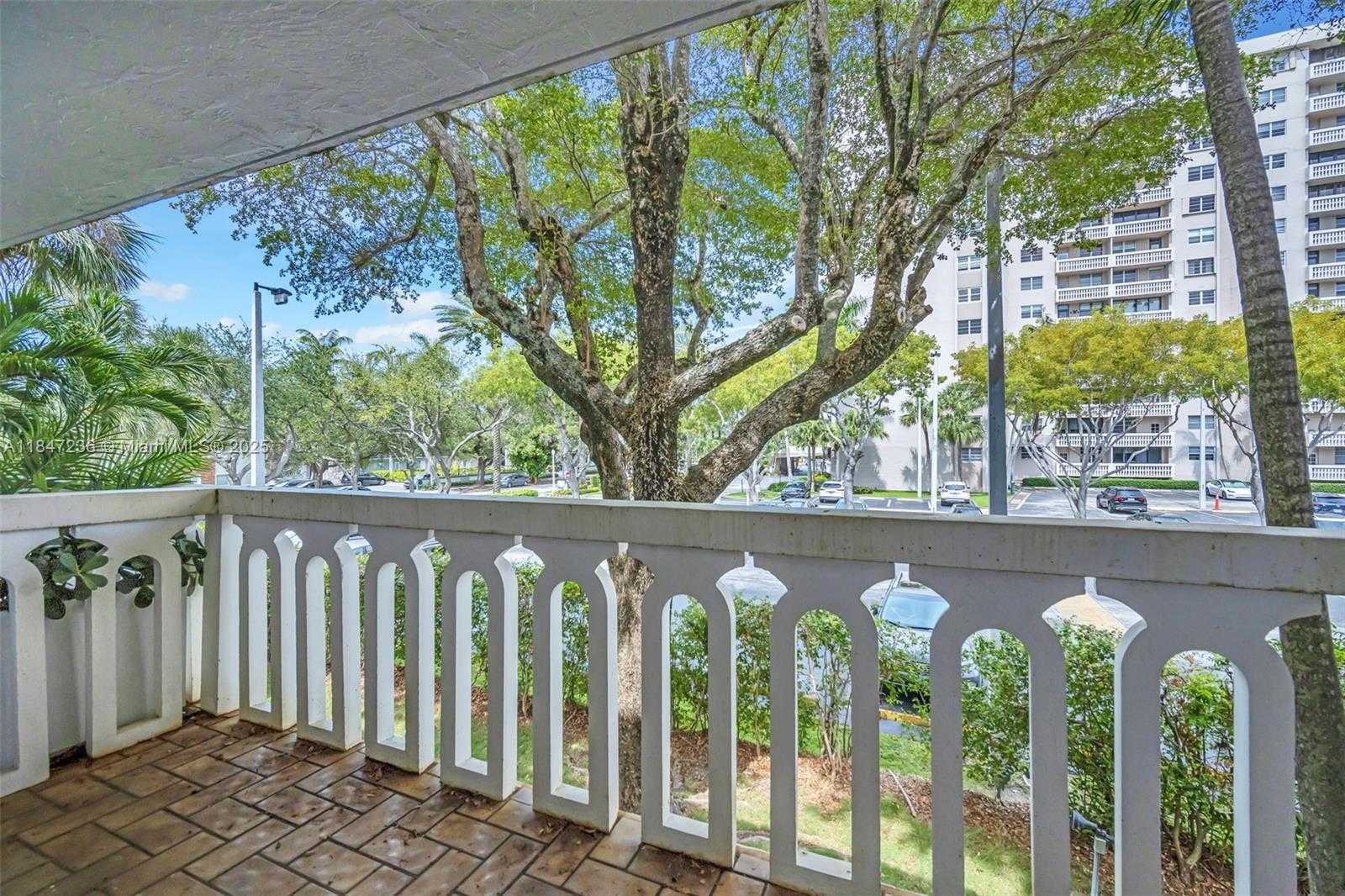 Small Image of 100 EDGEWATER DR #240, Coral Gables Number 21