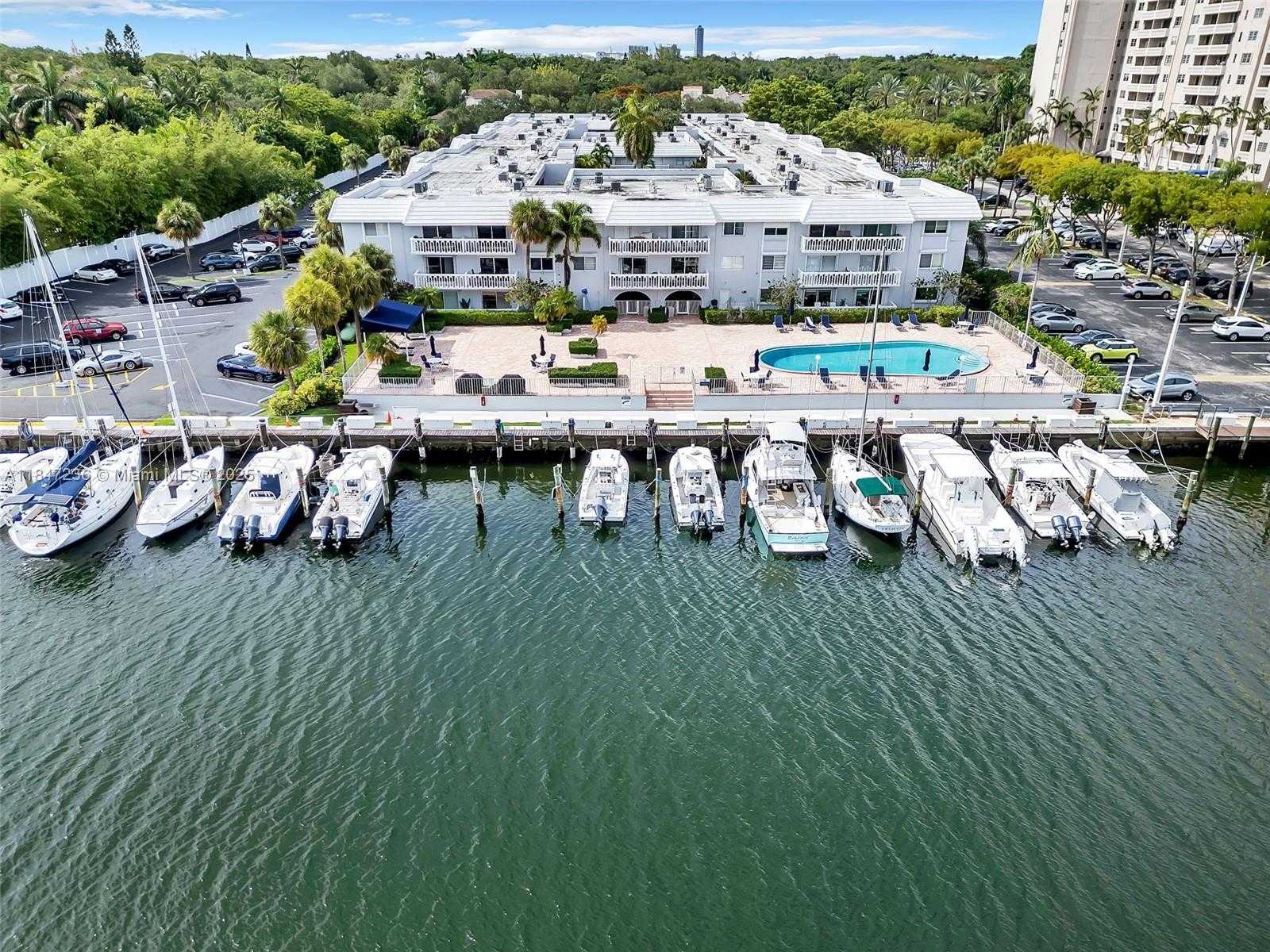 Small Image of 100 EDGEWATER DR #240, Coral Gables Number 23